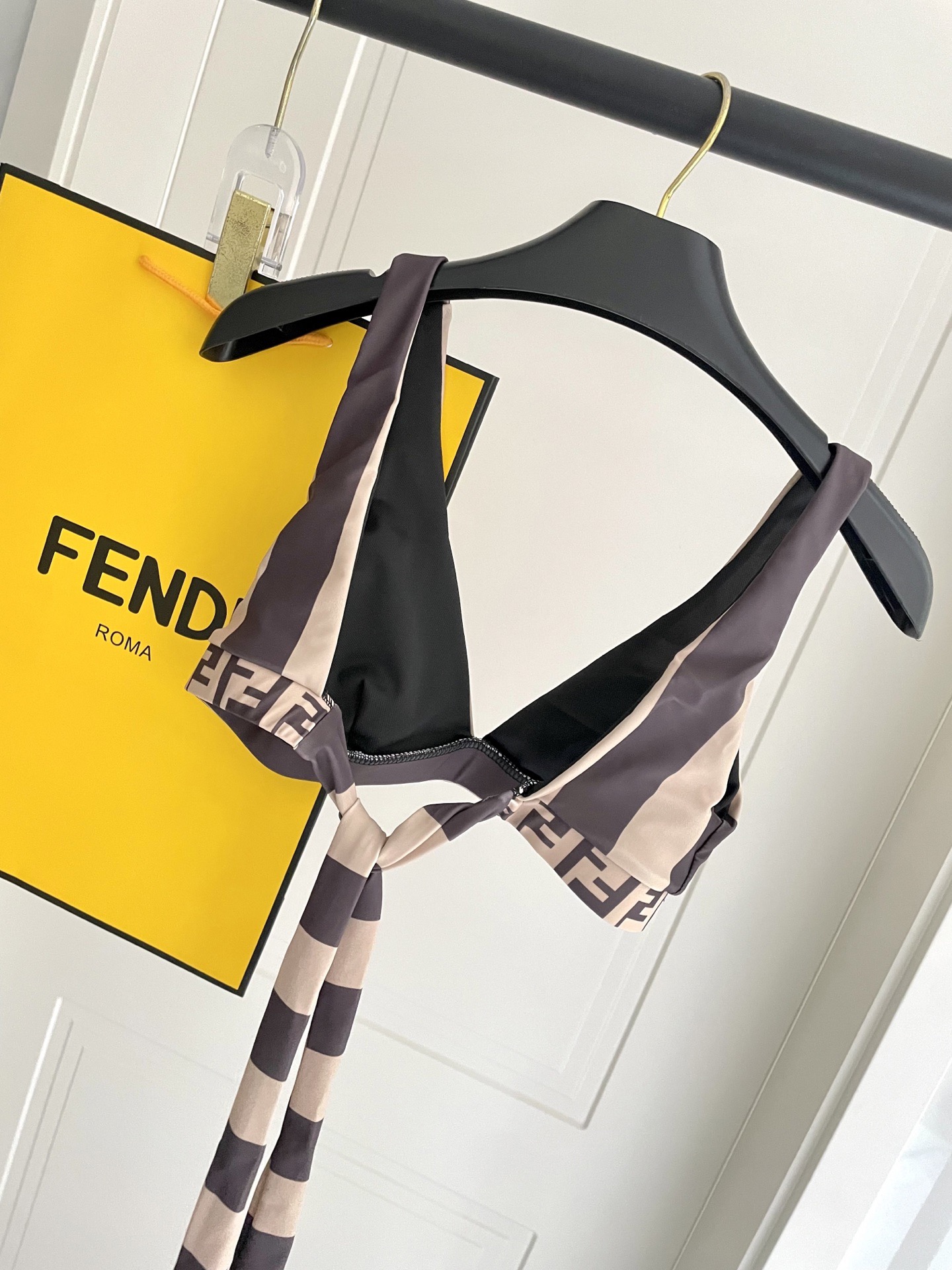 Fendi 芬迪连体😍🥰适合多种场景的游泳衣🏊‍♀️海边 游泳池 温泉 水上乐园 漂流都可以😌内搭也完全