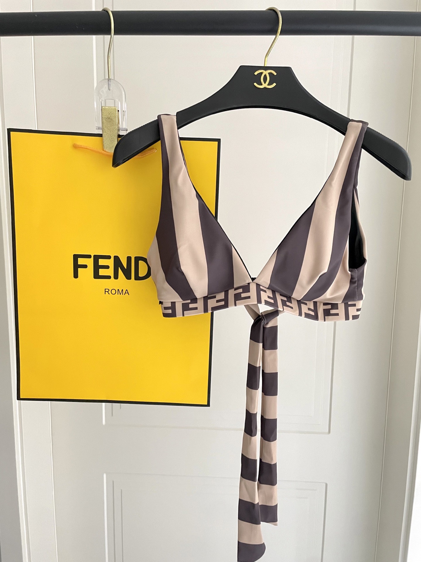 Fendi 芬迪连体😍🥰适合多种场景的游泳衣🏊‍♀️海边 游泳池 温泉 水上乐园 漂流都可以😌内搭也完全