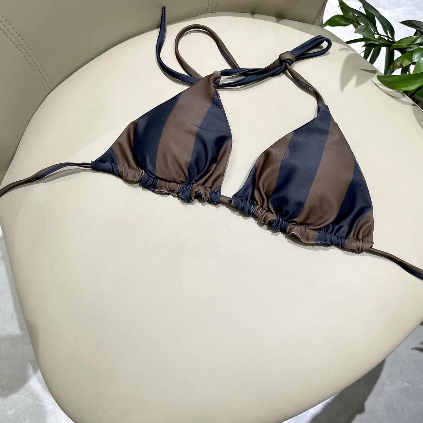 Fendi 芬迪比基尼😍🥰适合多种场景的游泳衣🏊‍♀️海边 游泳池 温泉 水上乐园 漂流都可以😌内搭也完