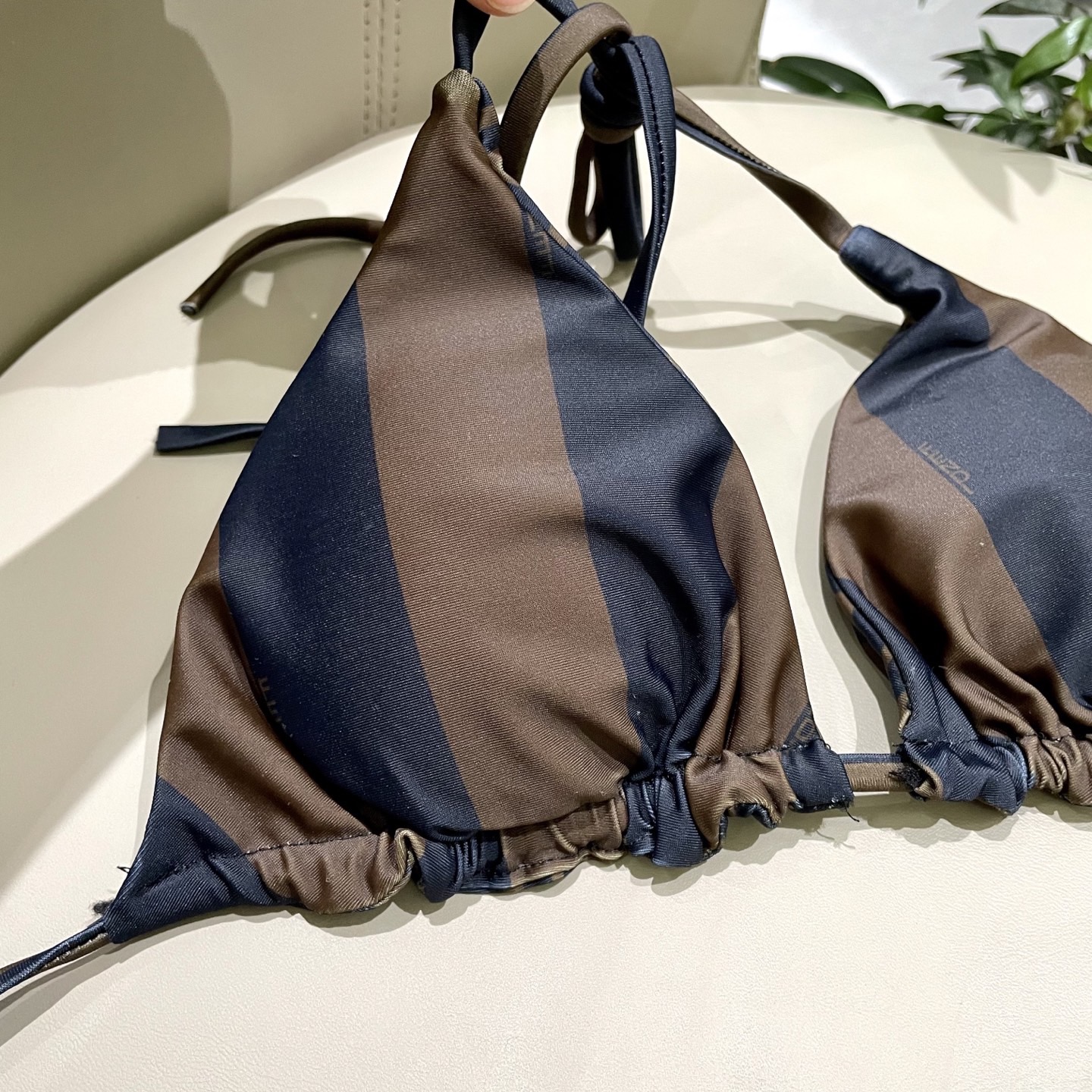 Fendi 芬迪比基尼😍🥰适合多种场景的游泳衣🏊‍♀️海边 游泳池 温泉 水上乐园 漂流都可以😌内搭也完