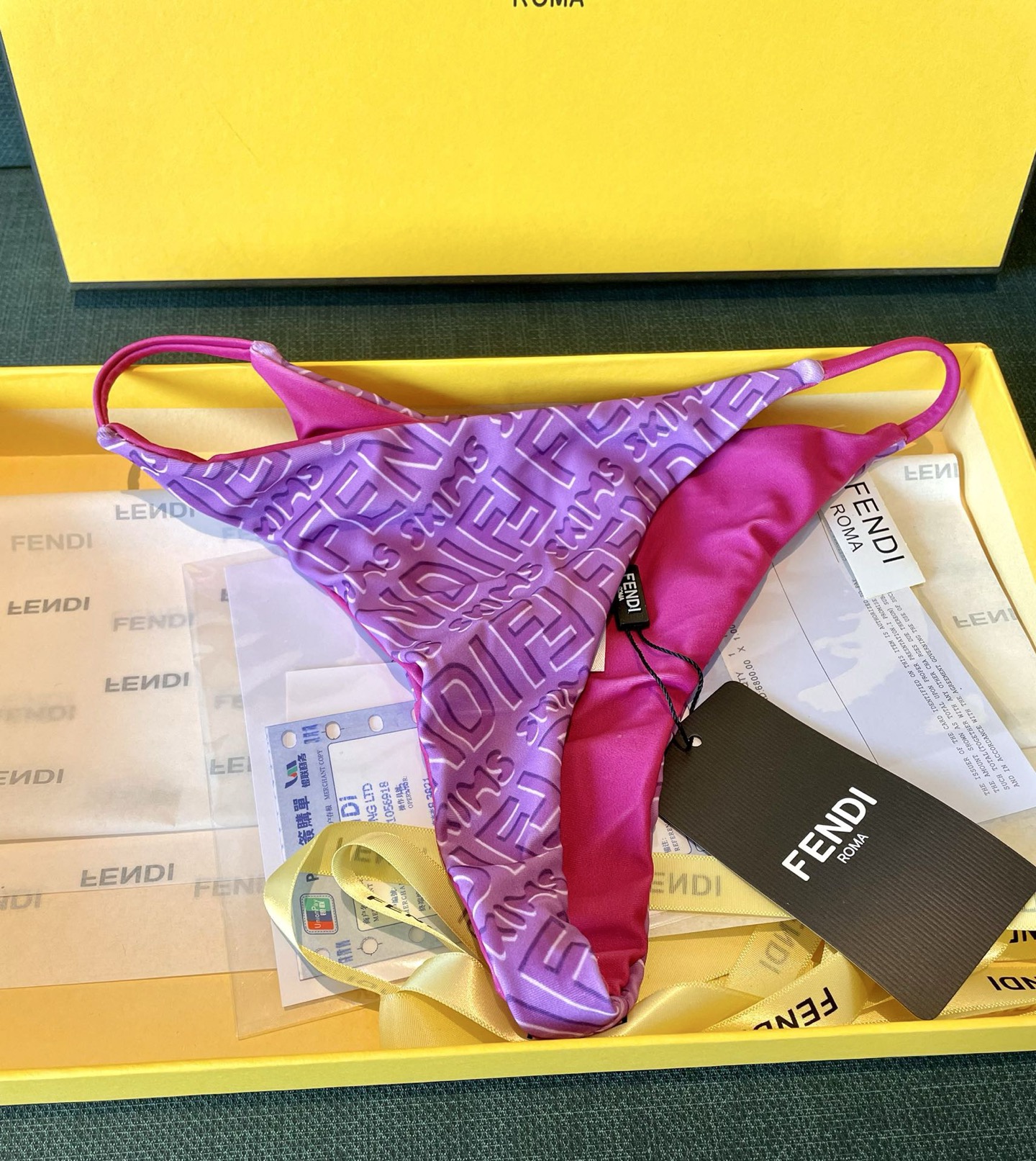 Fend新款SKIMS联名定制双面穿比基尼泳衣~字母logo印花系带挂脖文胸内衣+三角裤两件套装，卡其色