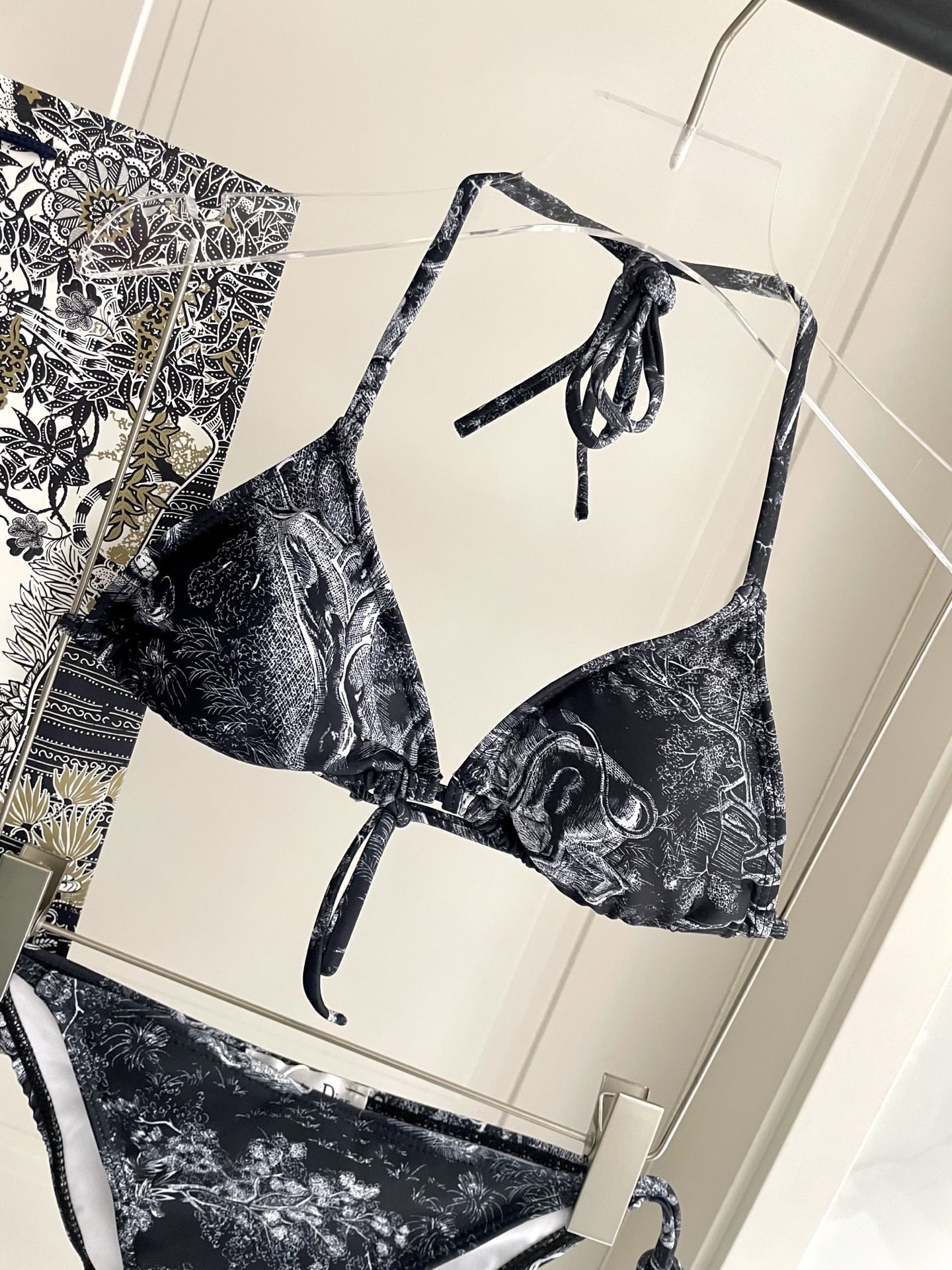 迪奥新款三件套 动物印花专柜新款（带胸垫）😍🥰适合多种场景的游泳衣🏊‍♀️海边 游泳池 温泉 水上乐园 