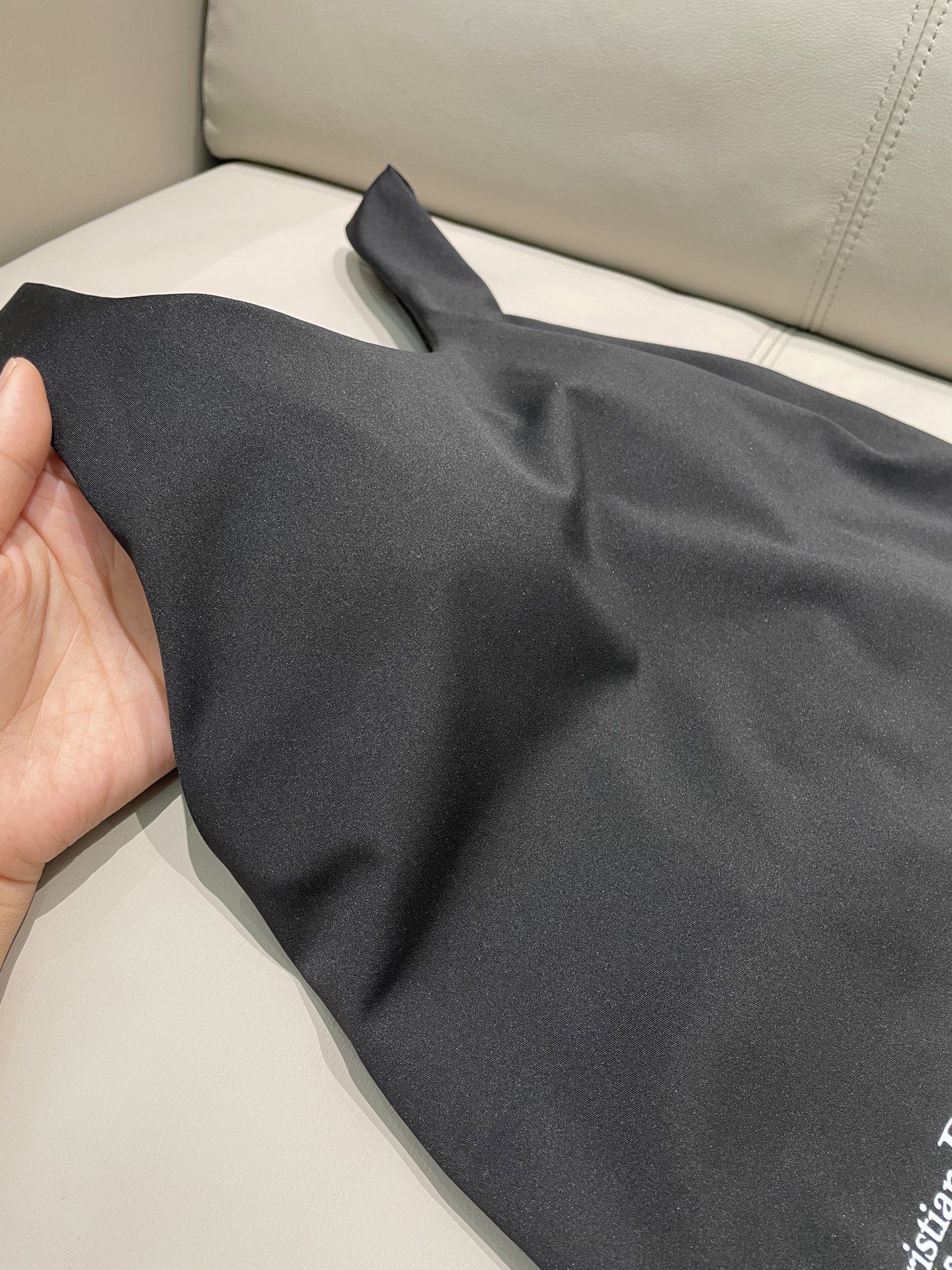 迪奥新款连体 时尚潮流款 😍🥰适合多种场景的游泳衣🏊‍♀️海边 游泳池 温泉 水上乐园 漂流都可以😌内搭