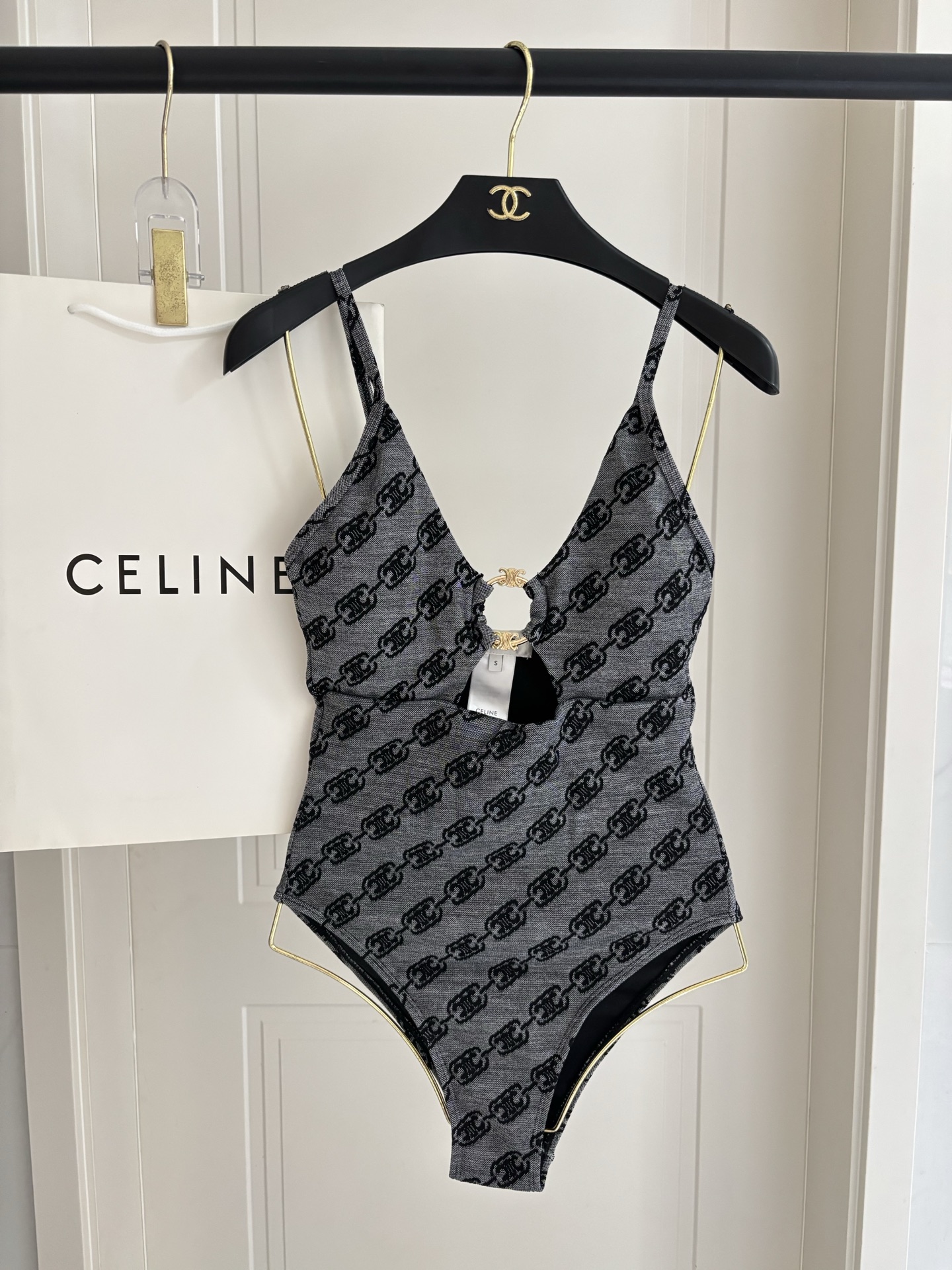 Celine比基尼😍🥰适合多种场景的游泳衣🏊‍♀️海边 游泳池 温泉 水上乐园 漂流都可以😌内搭也完全可