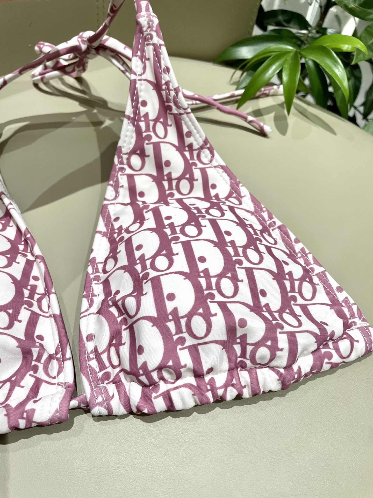 迪奥比基尼😍🥰适合多种场景的游泳衣🏊‍♀️海边 游泳池 温泉 水上乐园 漂流都可以😌内搭也完全可以 连体