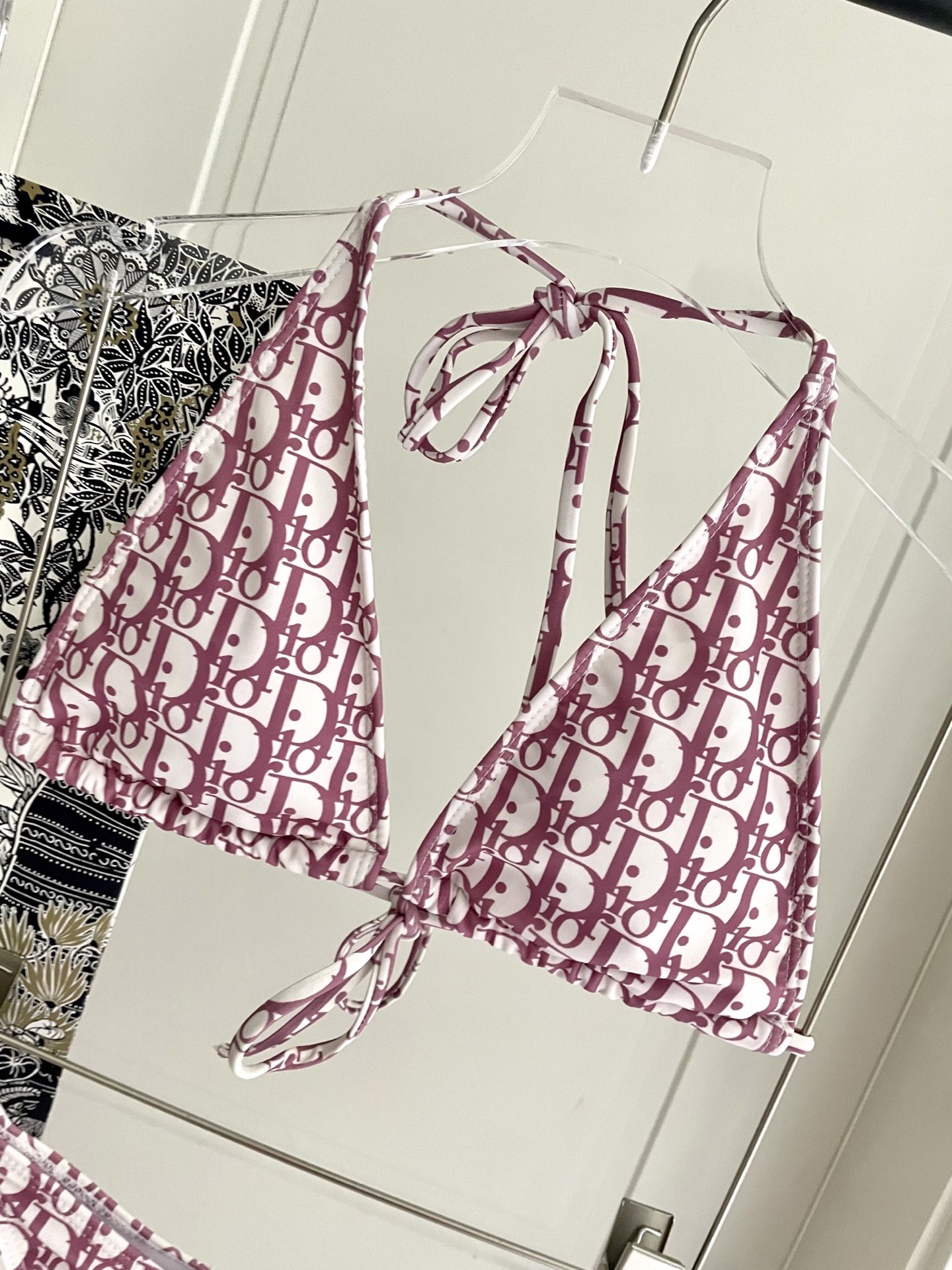 迪奥比基尼😍🥰适合多种场景的游泳衣🏊‍♀️海边 游泳池 温泉 水上乐园 漂流都可以😌内搭也完全可以 连体