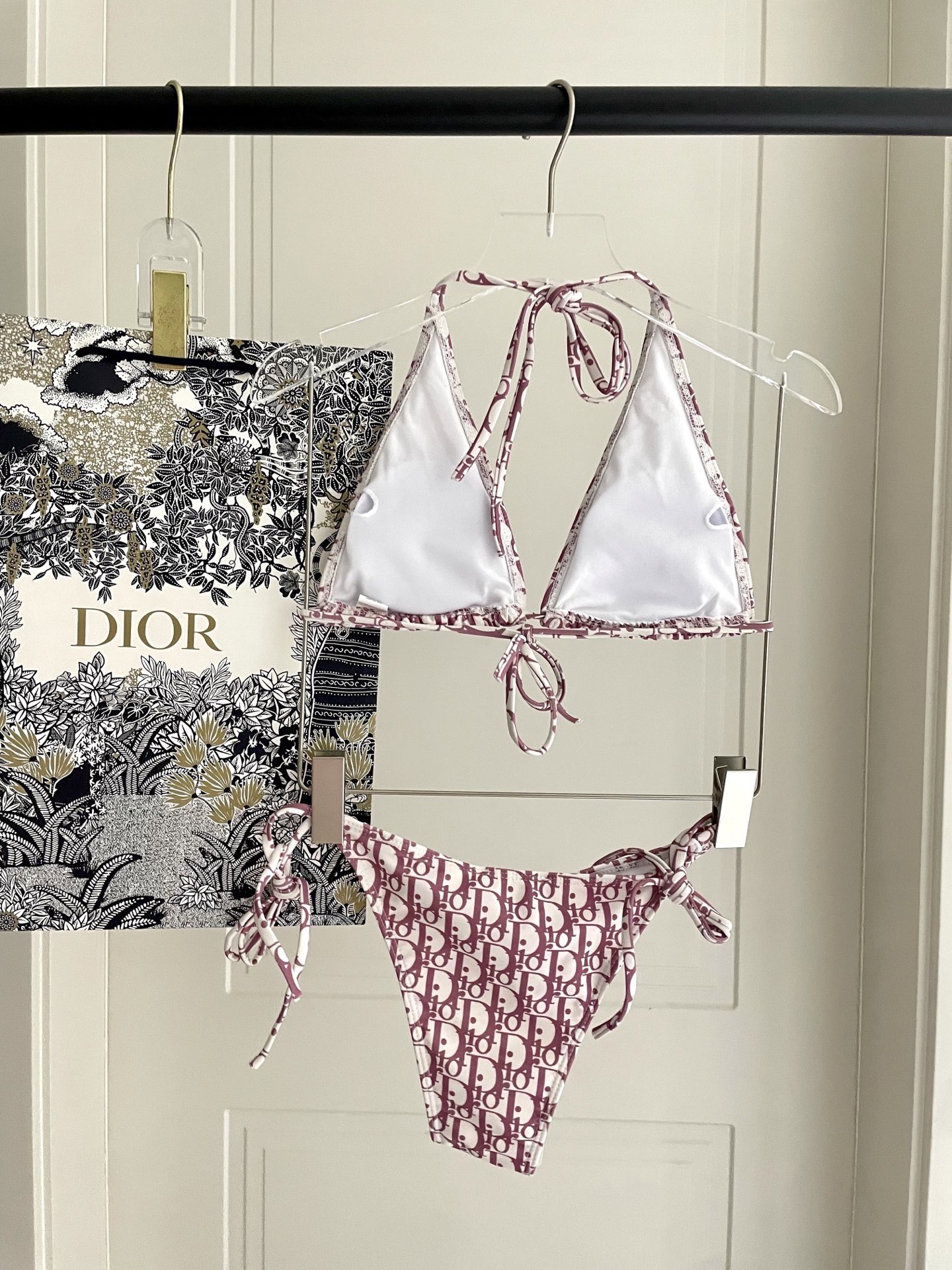 迪奥比基尼😍🥰适合多种场景的游泳衣🏊‍♀️海边 游泳池 温泉 水上乐园 漂流都可以😌内搭也完全可以 连体