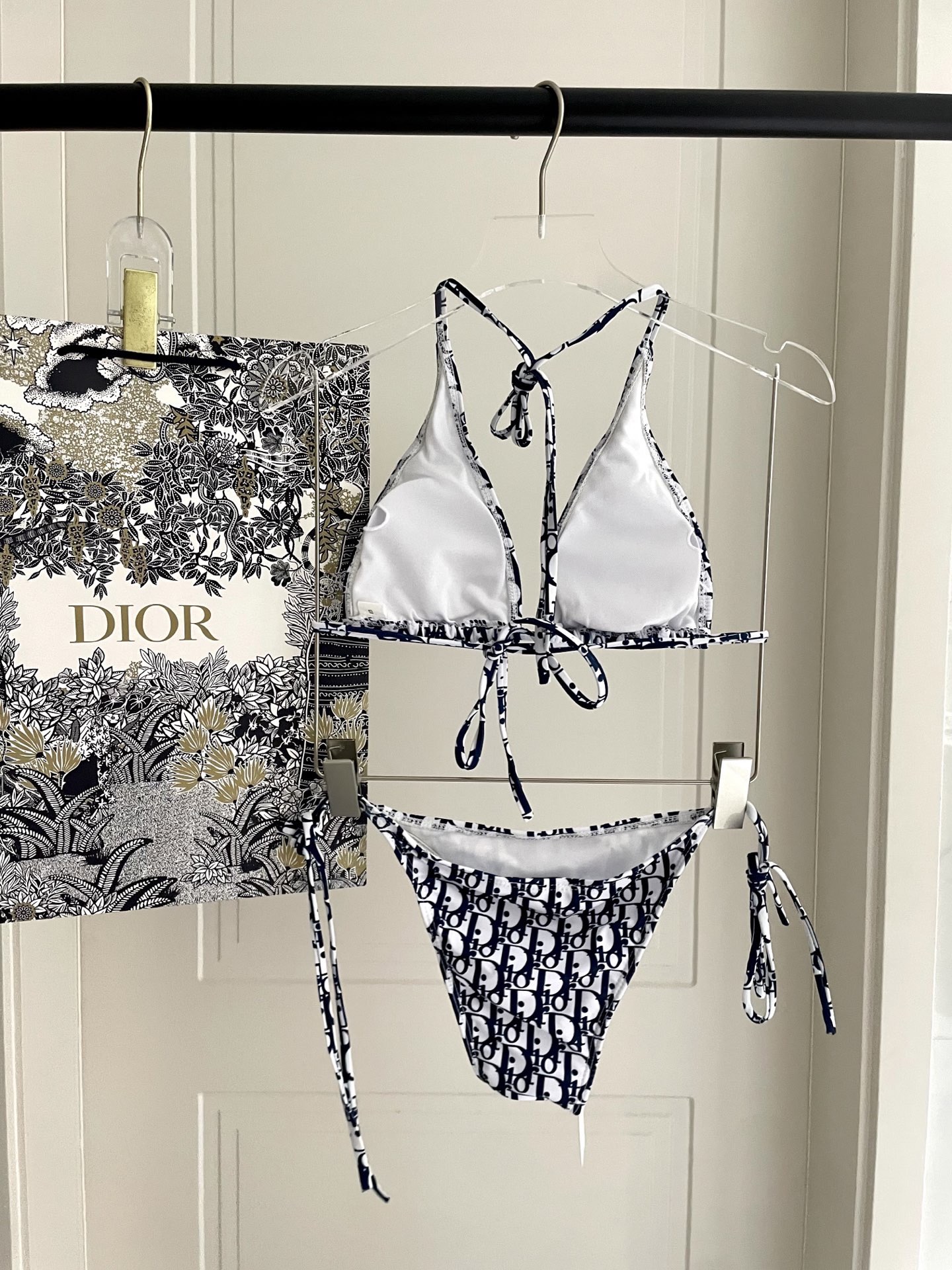 迪奥比基尼😍🥰适合多种场景的游泳衣🏊‍♀️海边 游泳池 温泉 水上乐园 漂流都可以😌内搭也完全可以 连体