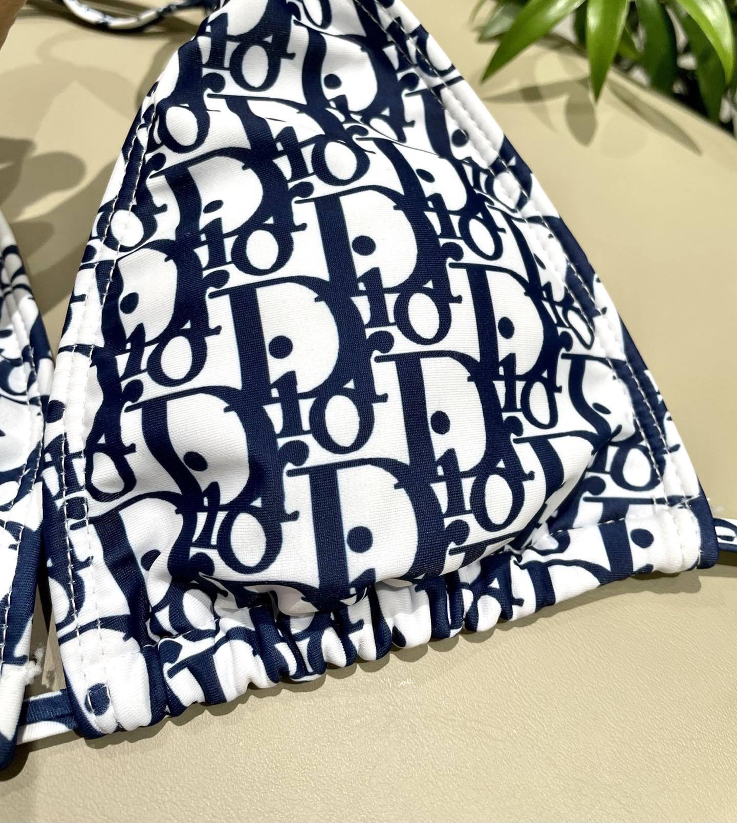 迪奥比基尼😍🥰适合多种场景的游泳衣🏊‍♀️海边 游泳池 温泉 水上乐园 漂流都可以😌内搭也完全可以 连体