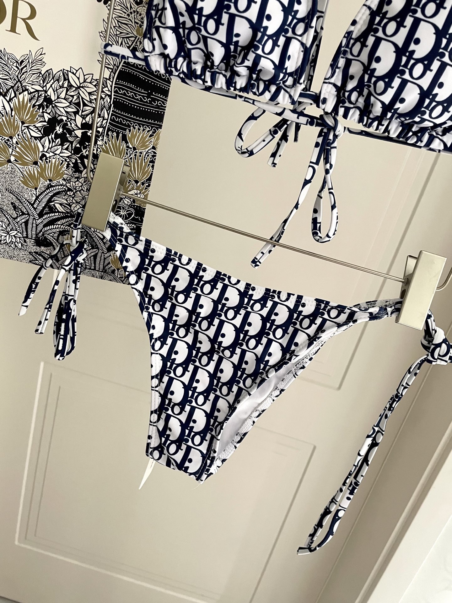 迪奥比基尼😍🥰适合多种场景的游泳衣🏊‍♀️海边 游泳池 温泉 水上乐园 漂流都可以😌内搭也完全可以 连体