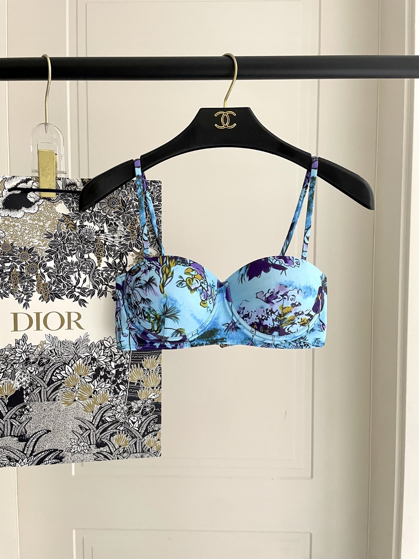 Dior字母新款连体式泳衣👙❤️😍🥰适合多种场景的游泳衣🏊‍♀️海边 游泳池 温泉 水上乐园 漂流都可以