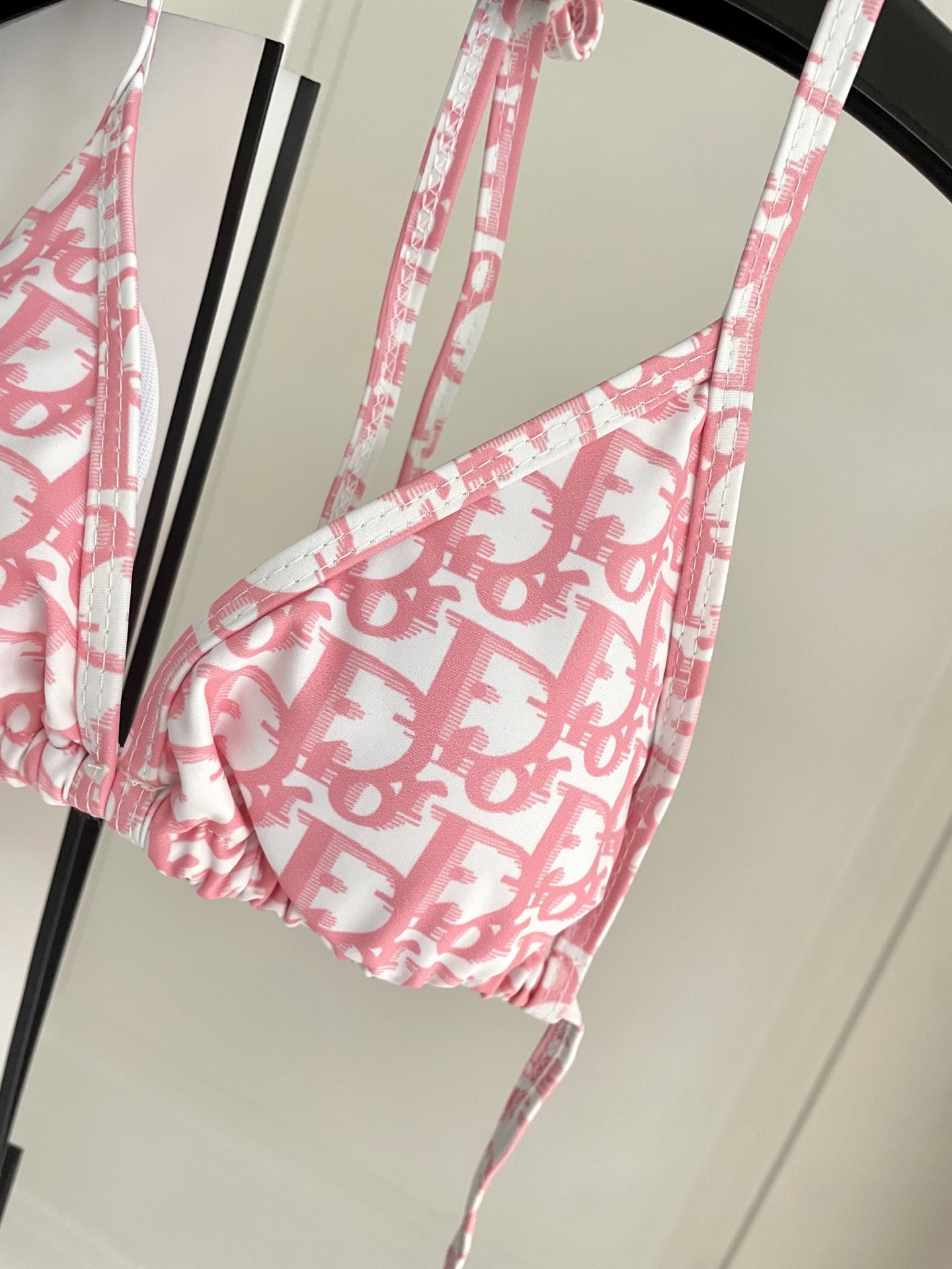 迪奥比基尼😍🥰适合多种场景的游泳衣🏊‍♀️海边 游泳池 温泉 水上乐园 漂流都可以😌内搭也完全可以 连体