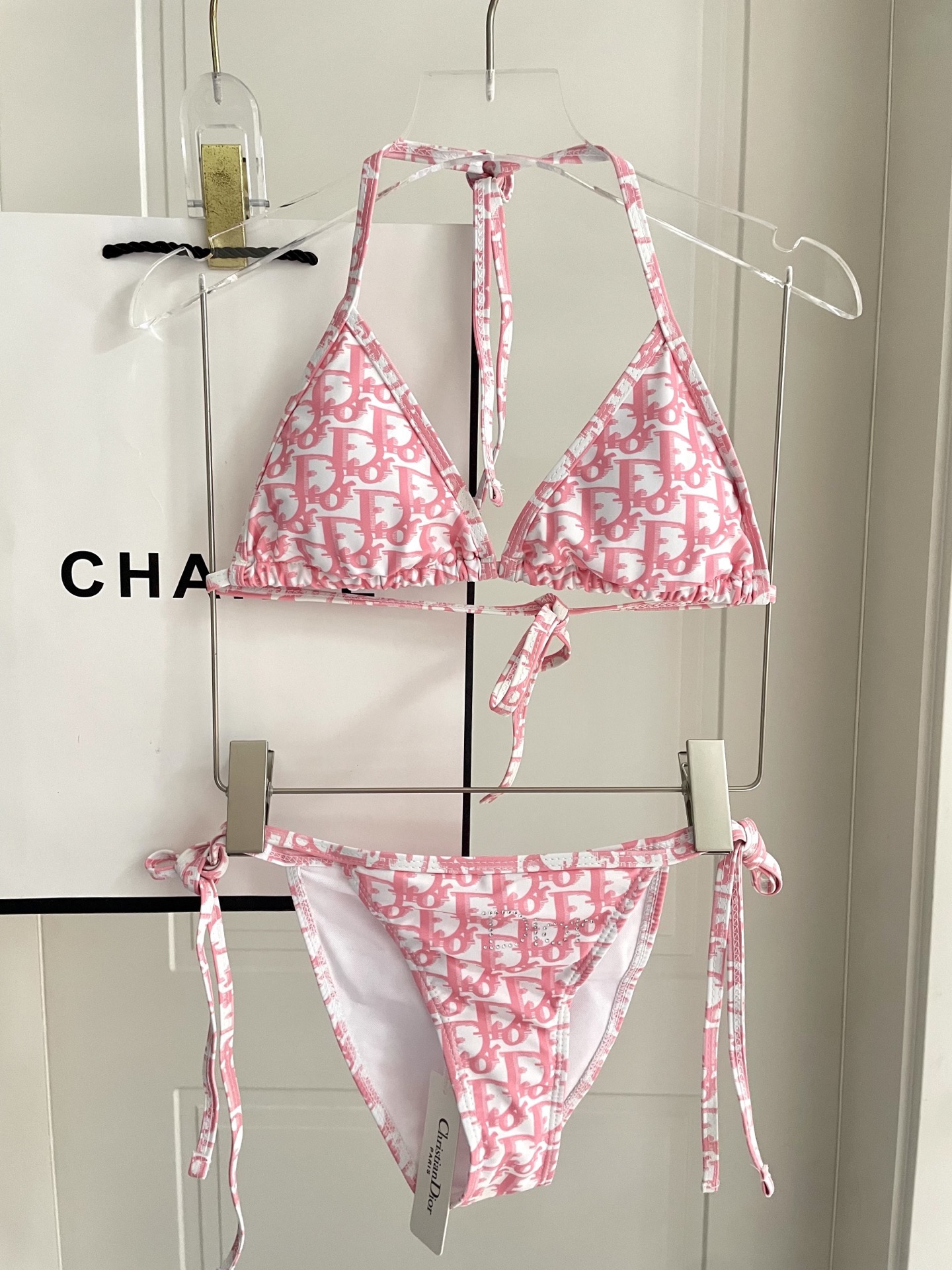 迪奥比基尼😍🥰适合多种场景的游泳衣🏊‍♀️海边 游泳池 温泉 水上乐园 漂流都可以😌内搭也完全可以 连体