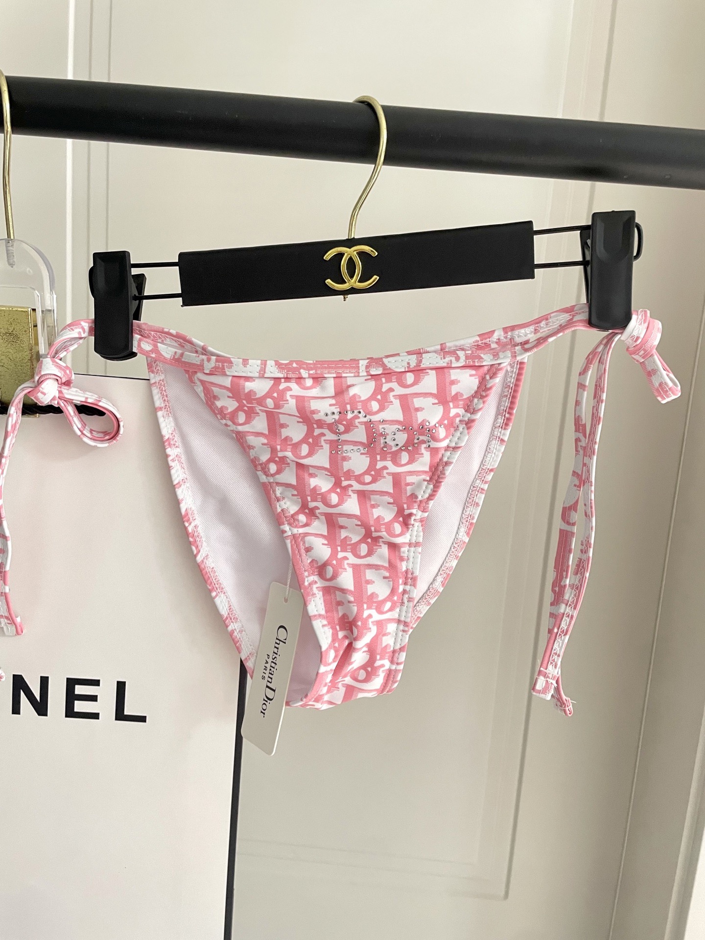 迪奥比基尼😍🥰适合多种场景的游泳衣🏊‍♀️海边 游泳池 温泉 水上乐园 漂流都可以😌内搭也完全可以 连体