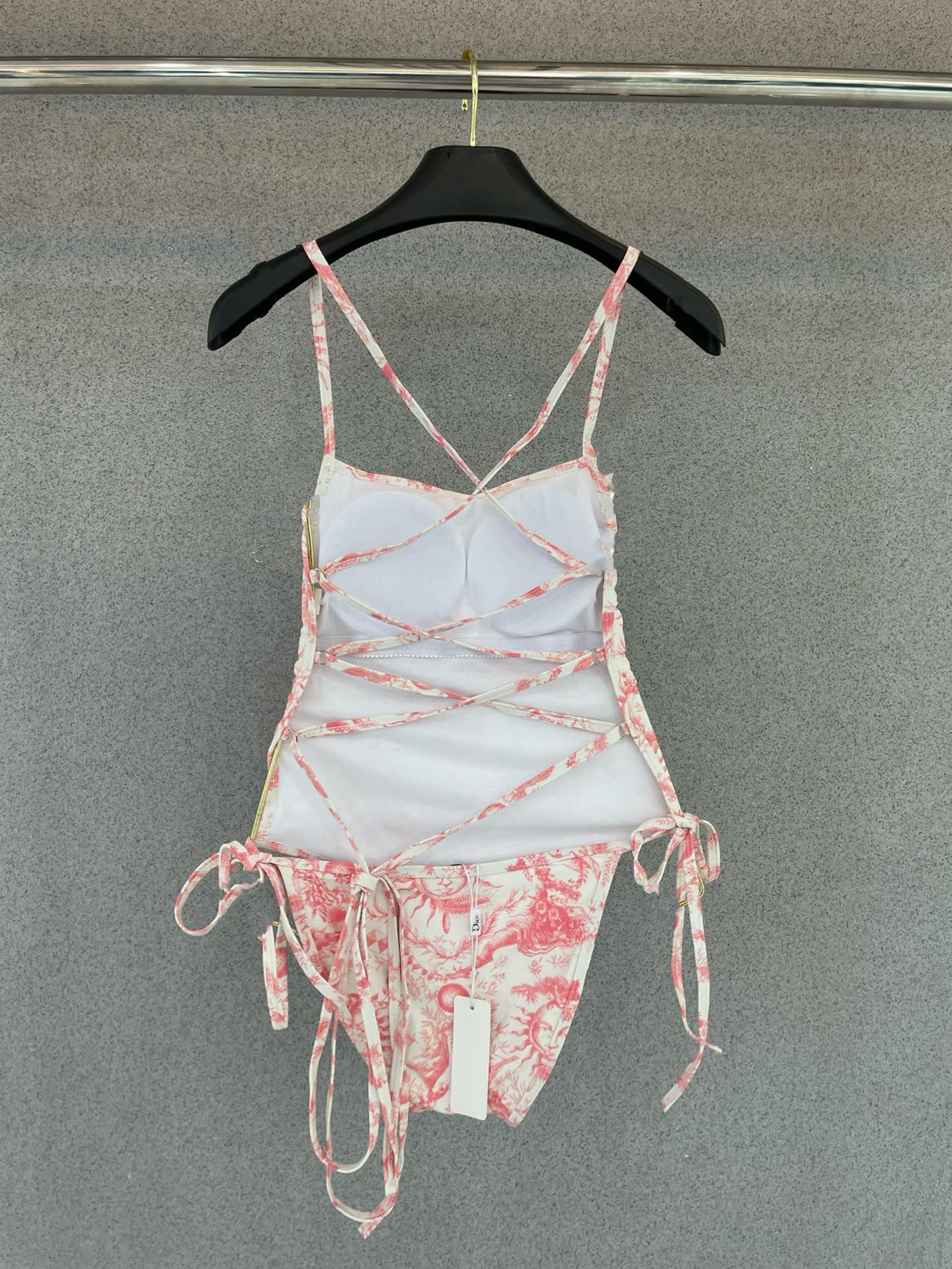 迪奥连体😍🥰适合多种场景的游泳衣🏊‍♀️海边 游泳池 温泉 水上乐园 漂流都可以😌内搭也完全可以 连体设