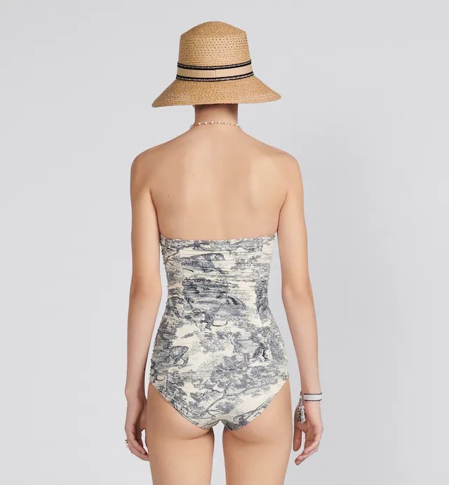 迪奥连体😍🥰适合多种场景的游泳衣🏊‍♀️海边 游泳池 温泉 水上乐园 漂流都可以😌内搭也完全可以 连体设