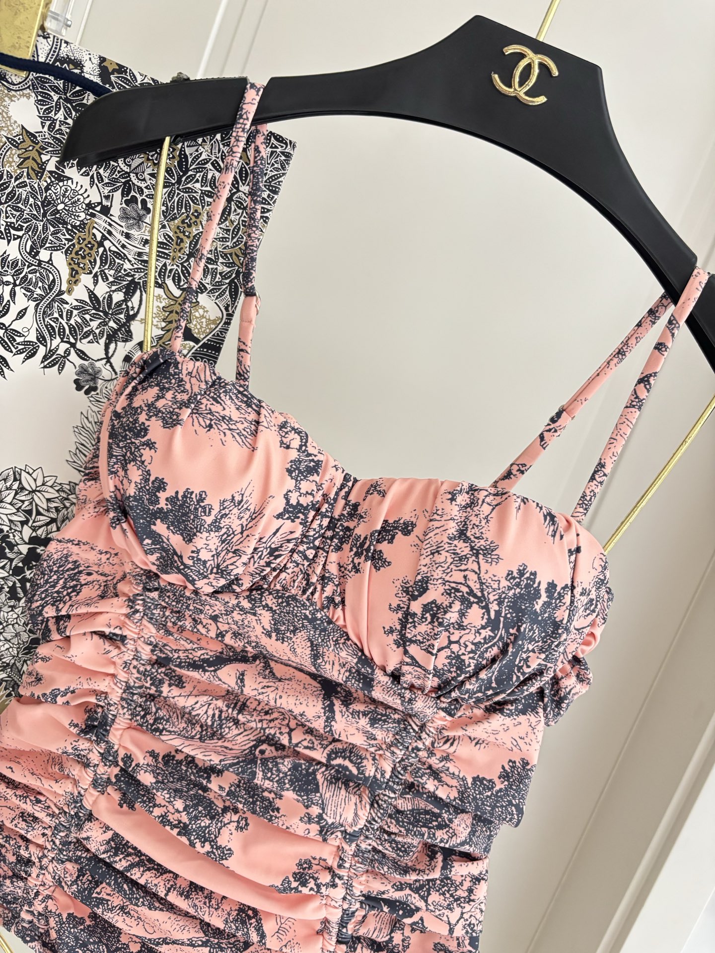 迪奥连体😍🥰适合多种场景的游泳衣🏊‍♀️海边 游泳池 温泉 水上乐园 漂流都可以😌内搭也完全可以 连体设