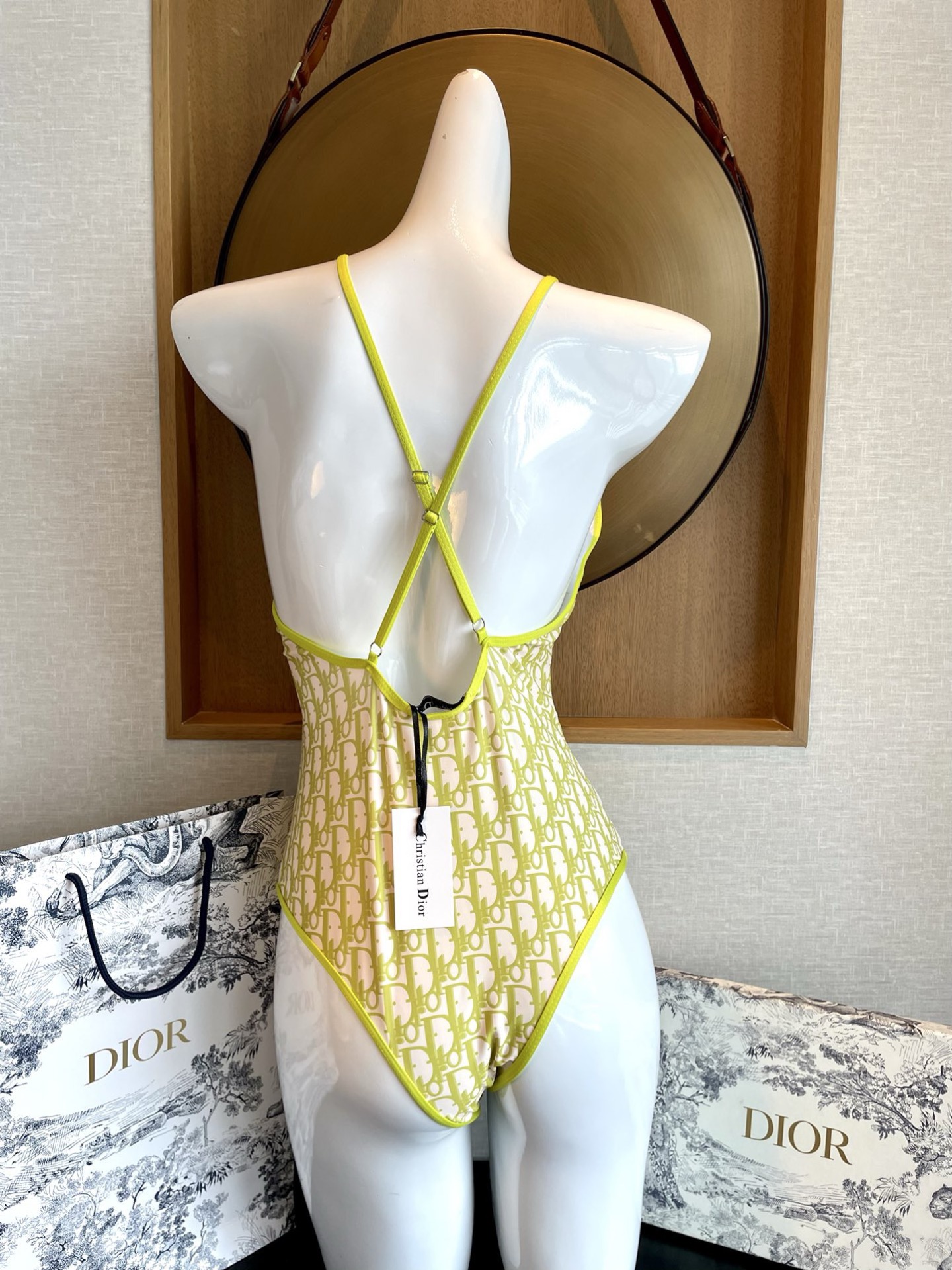 Dior 迪奥连体泳衣 强烈推荐！超显气质 😍🥰适合多种场景的游泳衣🏊‍♀️海边 游泳池 温泉 水上乐园