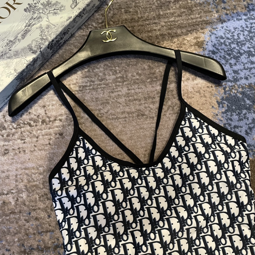 Dior 迪奥连体泳衣 强烈推荐！超显气质 😍🥰适合多种场景的游泳衣🏊‍♀️海边 游泳池 温泉 水上乐园