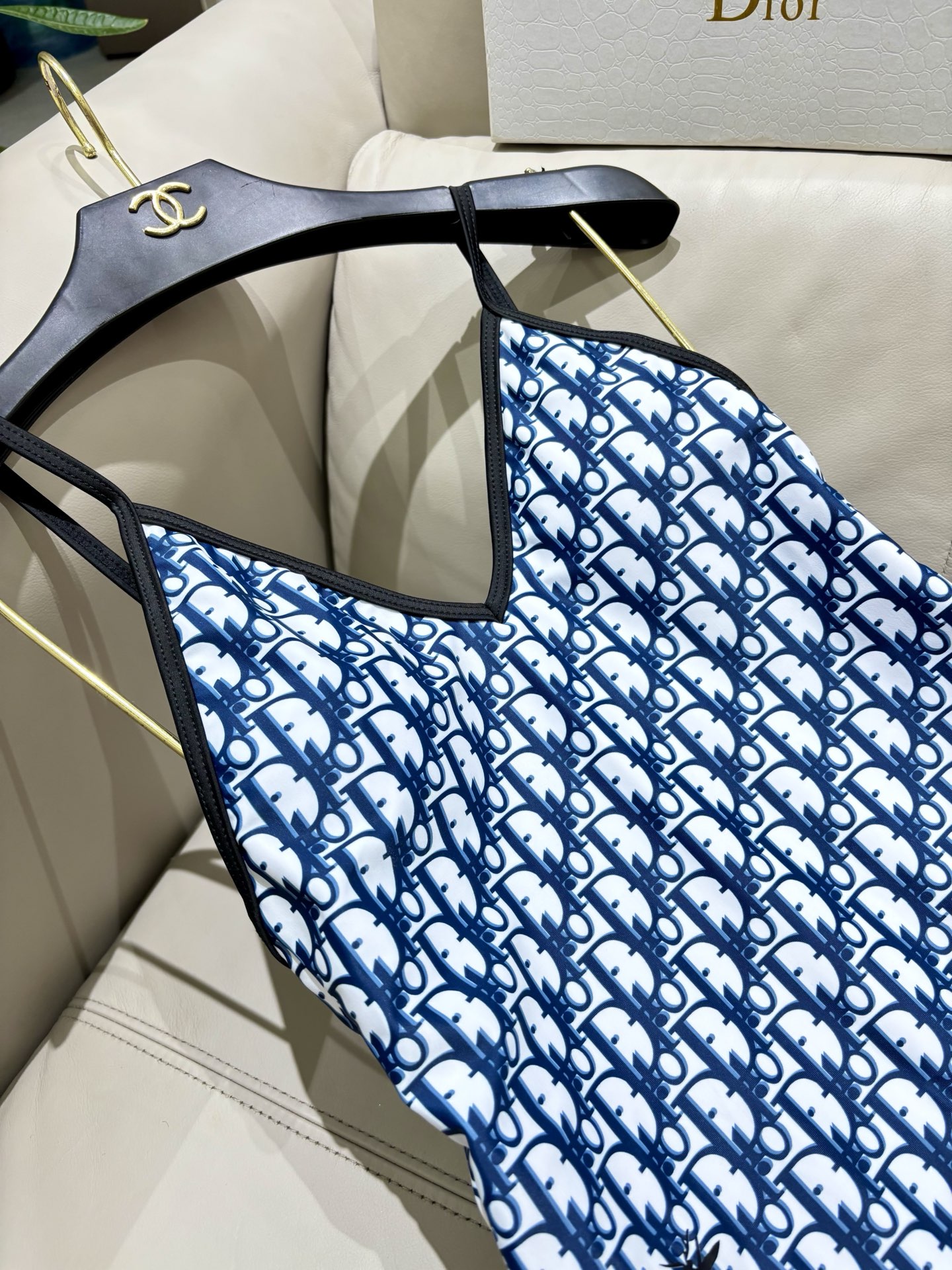 Dior 迪奥连体泳衣 强烈推荐！超显气质 😍🥰适合多种场景的游泳衣🏊‍♀️海边 游泳池 温泉 水上乐园