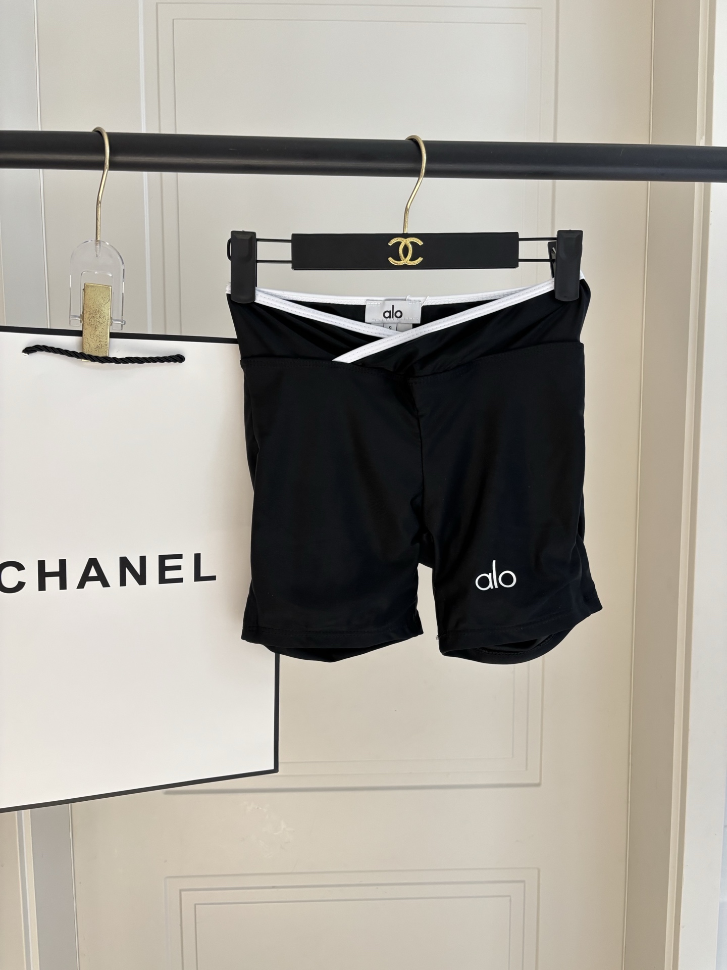 ALO新款高弹力健身短款瑜伽服运动套装~小背心➕修身提臀显瘦打底裤S M L Xl