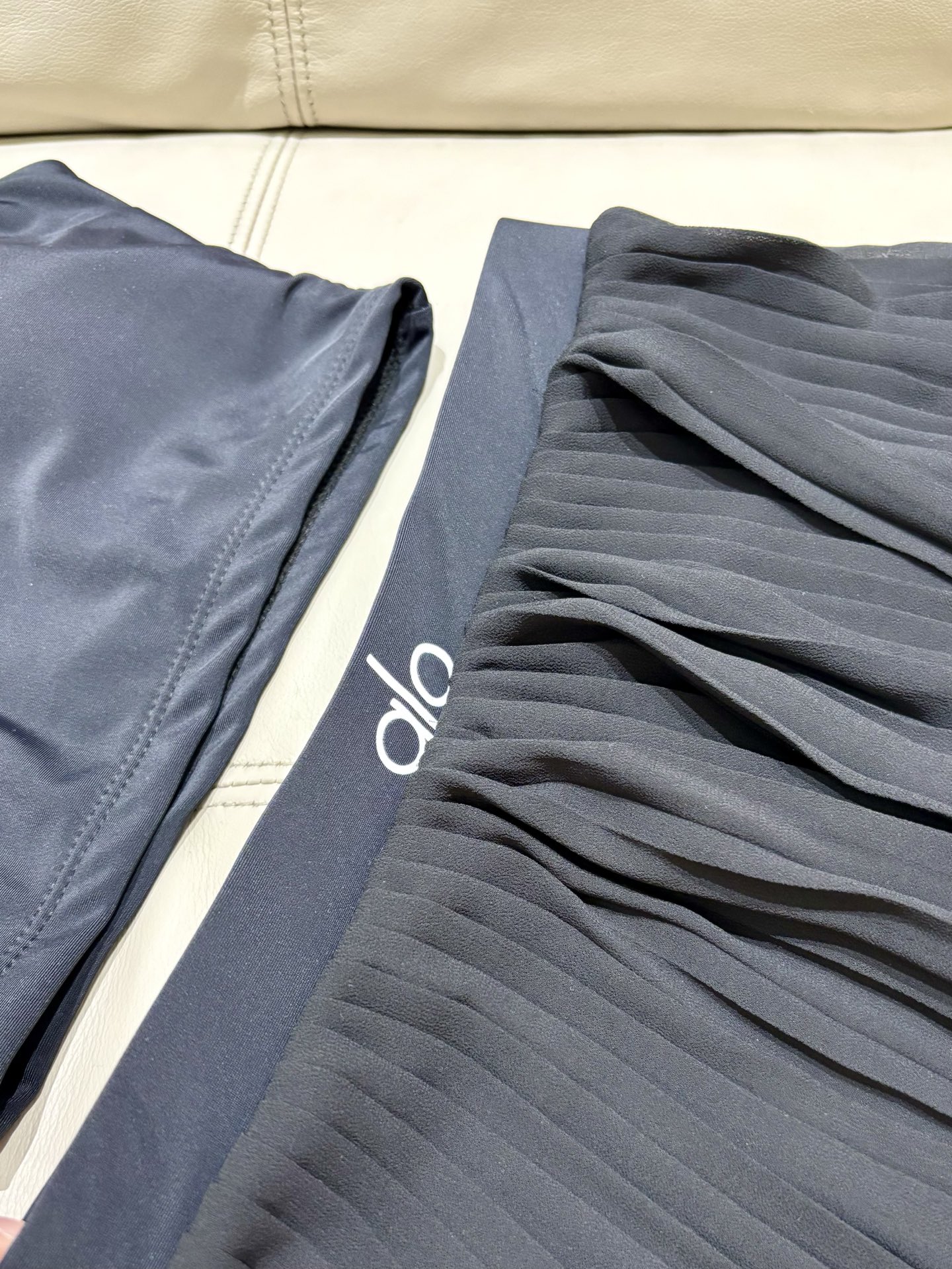 ALO新款高弹力健身短款瑜伽服运动套装~小背心➕修身提臀显瘦短裤裙S M L Xl