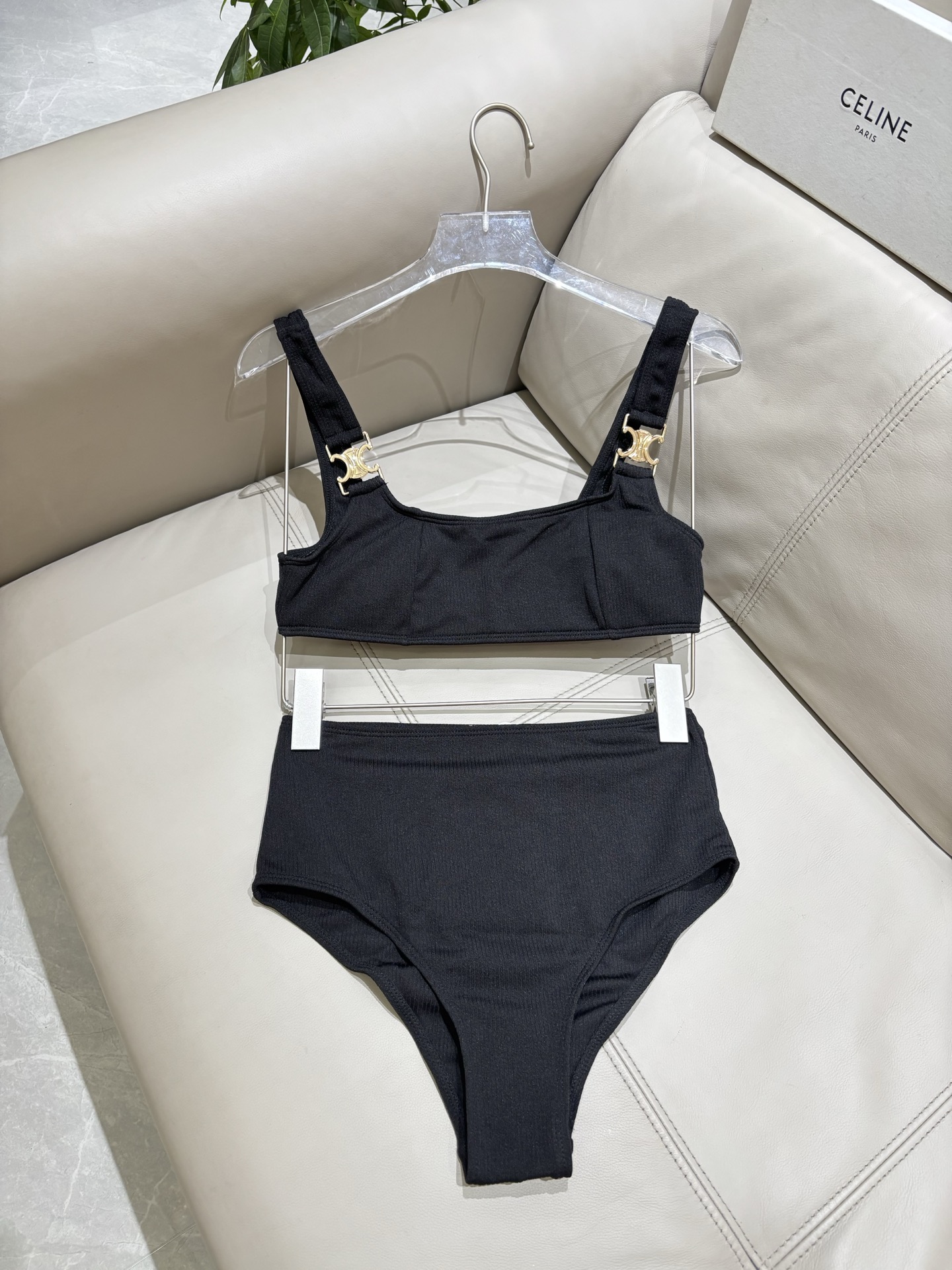 Celine分体😍🥰适合多种场景的游泳衣🏊‍♀️海边 游泳池 温泉 水上乐园 漂流都可以😌内搭也完全可以