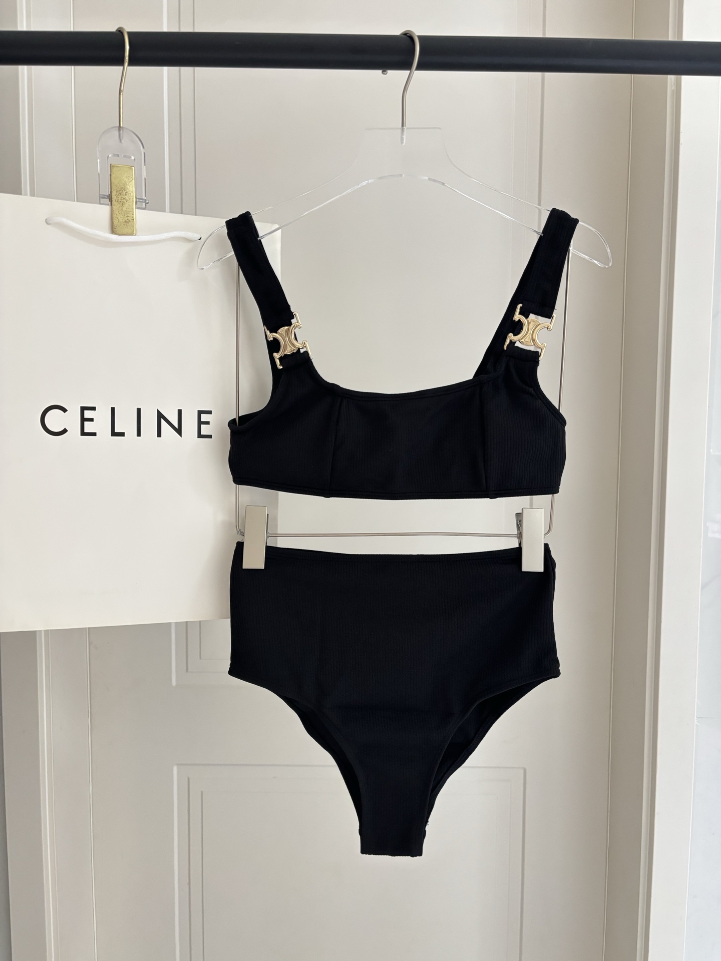 Celine分体😍🥰适合多种场景的游泳衣🏊‍♀️海边 游泳池 温泉 水上乐园 漂流都可以😌内搭也完全可以