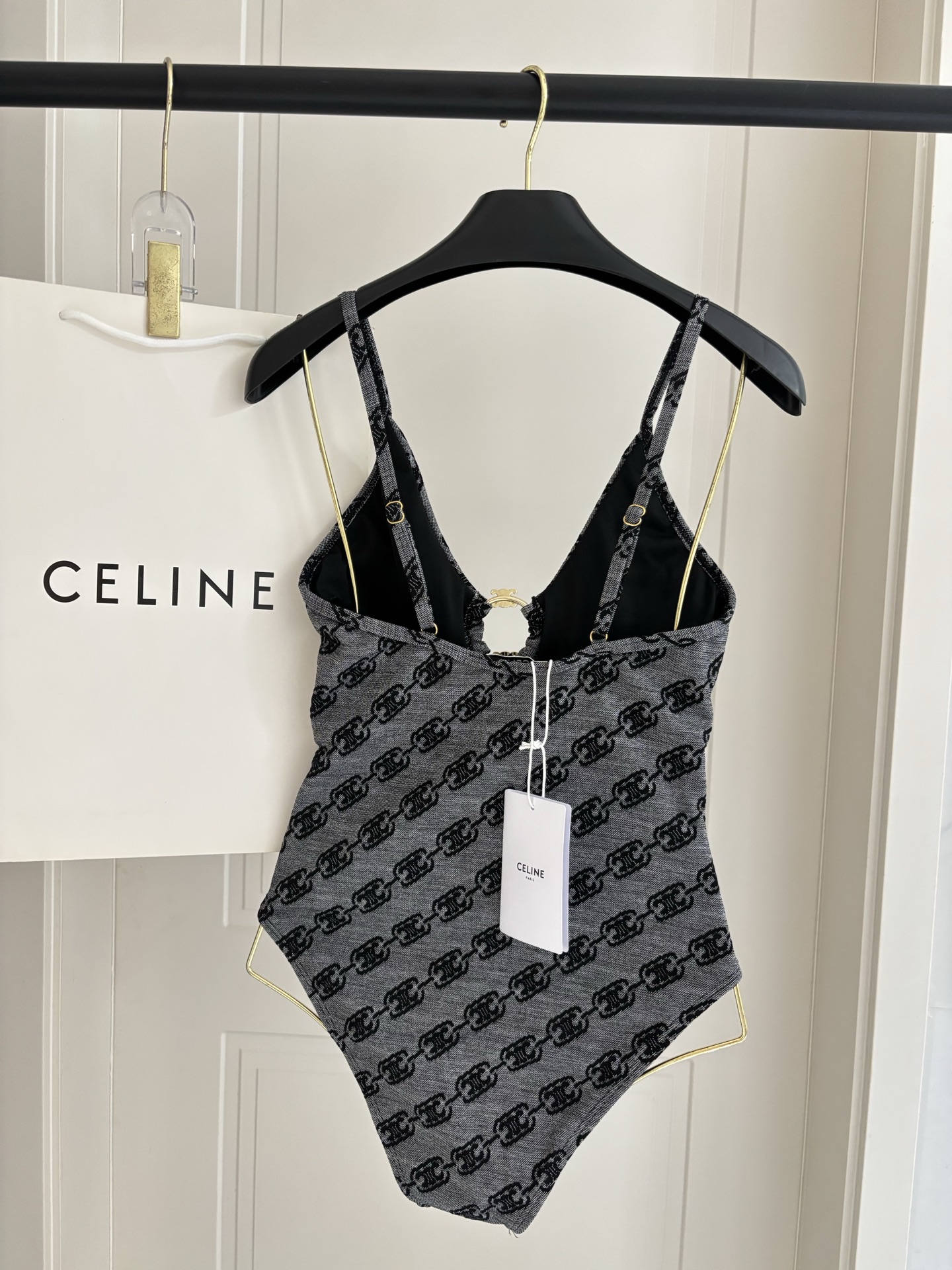 Celine比基尼😍🥰适合多种场景的游泳衣🏊‍♀️海边 游泳池 温泉 水上乐园 漂流都可以😌内搭也完全可