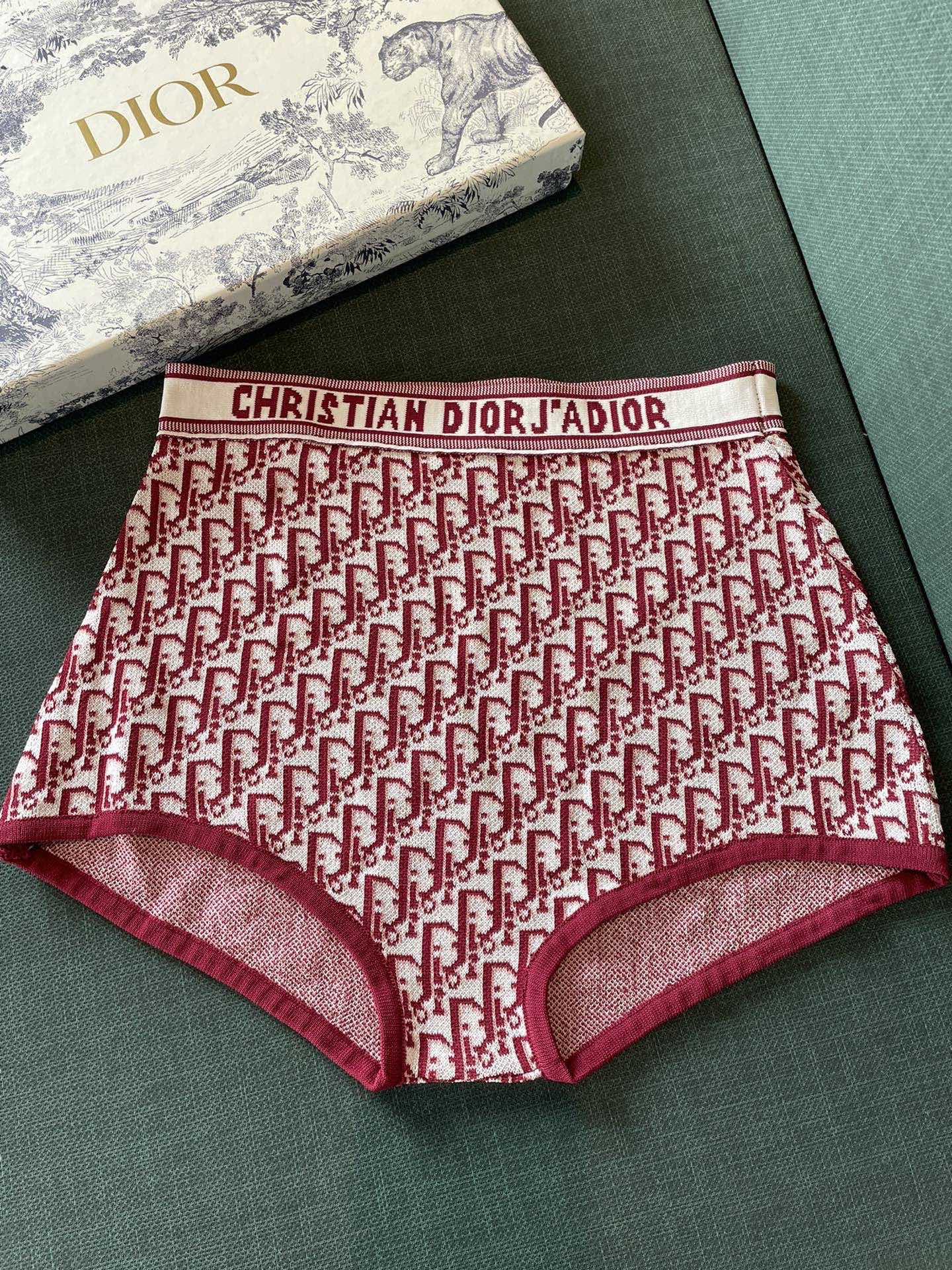 迪奥针织比基尼套装分体泳衣 FF字母印花抹胸内衣+平角打底裤，码数：均码（适合80-125斤）