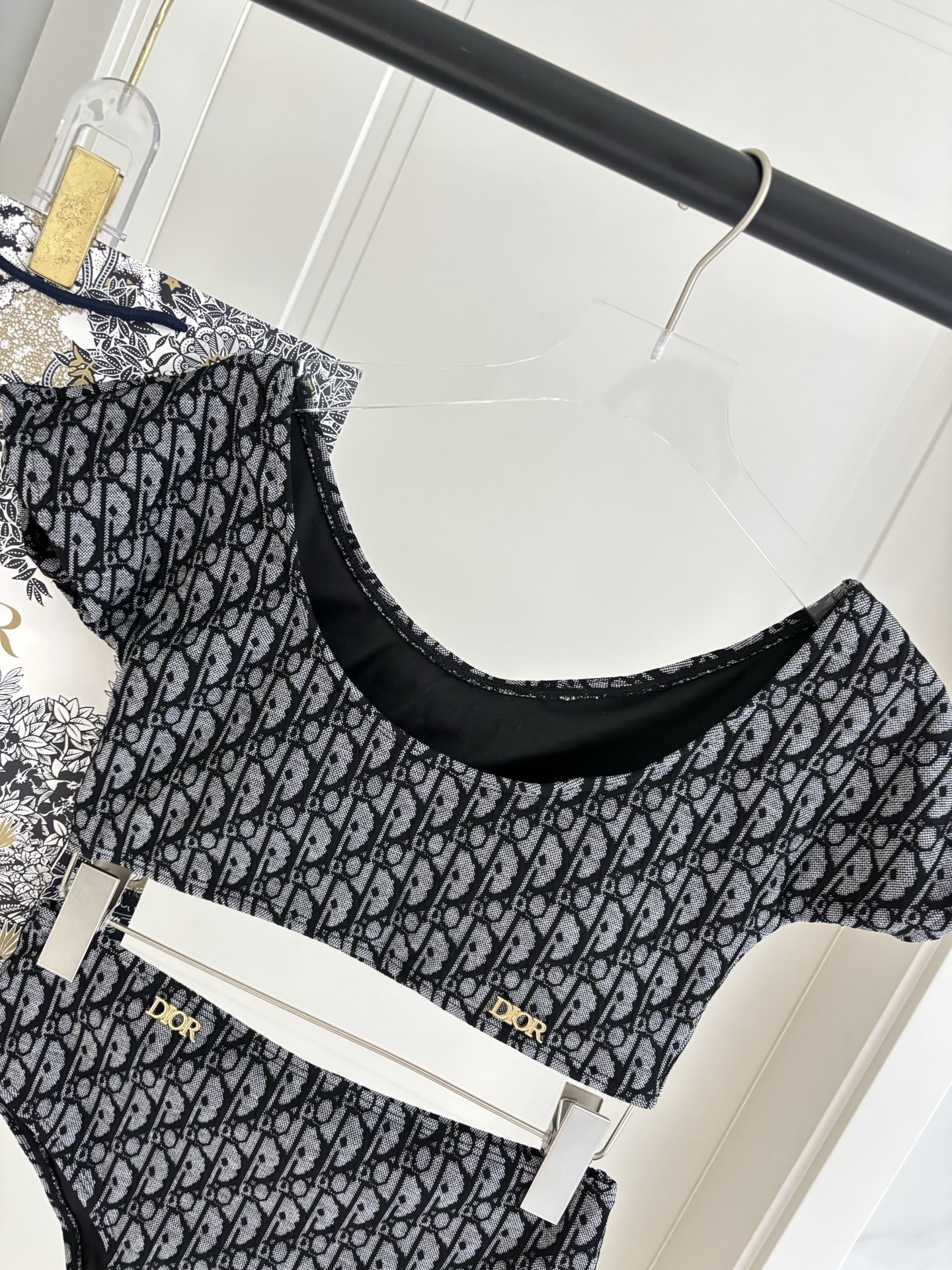 迪奥泳衣 印花适合多种场景的游泳衣🏊‍♀️海边 游泳池 温泉 水上乐园 漂流都可以😌内搭也完全可以 连体