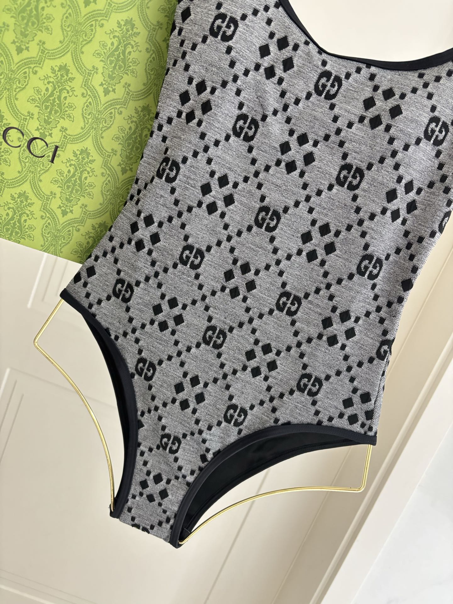 Gucci新款连体泳衣适合多种场景的游泳衣🏊‍♀️海边 游泳池 温泉 水上乐园 漂流都可以😌内搭也完全可