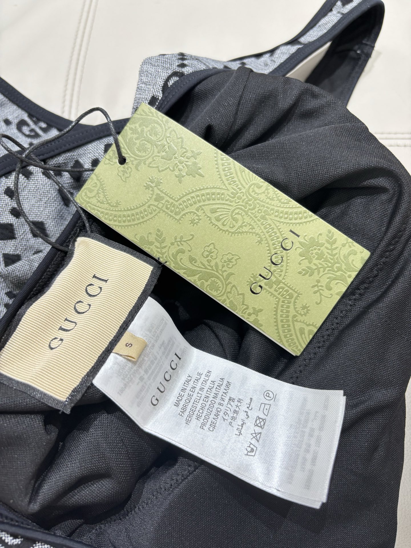 Gucci新款连体泳衣适合多种场景的游泳衣🏊‍♀️海边 游泳池 温泉 水上乐园 漂流都可以😌内搭也完全可