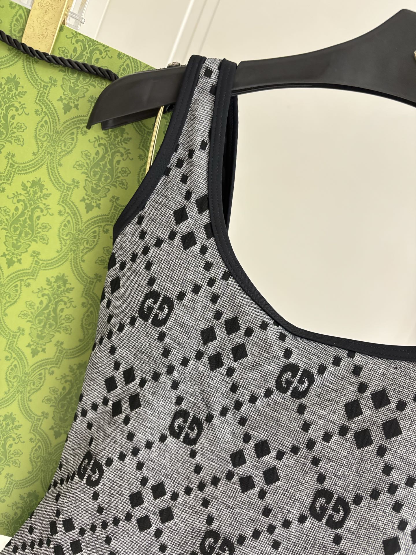 Gucci新款连体泳衣适合多种场景的游泳衣🏊‍♀️海边 游泳池 温泉 水上乐园 漂流都可以😌内搭也完全可