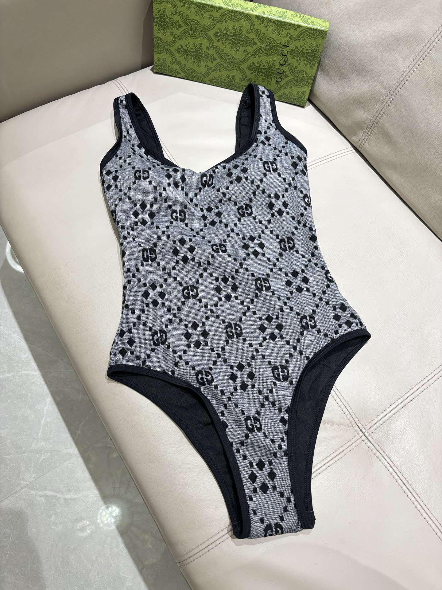 Gucci新款连体泳衣适合多种场景的游泳衣🏊‍♀️海边 游泳池 温泉 水上乐园 漂流都可以😌内搭也完全可