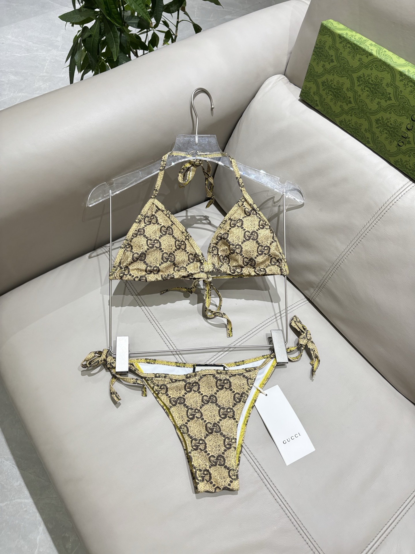 Gucci新款比基尼 适合多种场景的游泳衣🏊‍♀️海边 游泳池 温泉 水上乐园 漂流都可以😌内搭也完全可