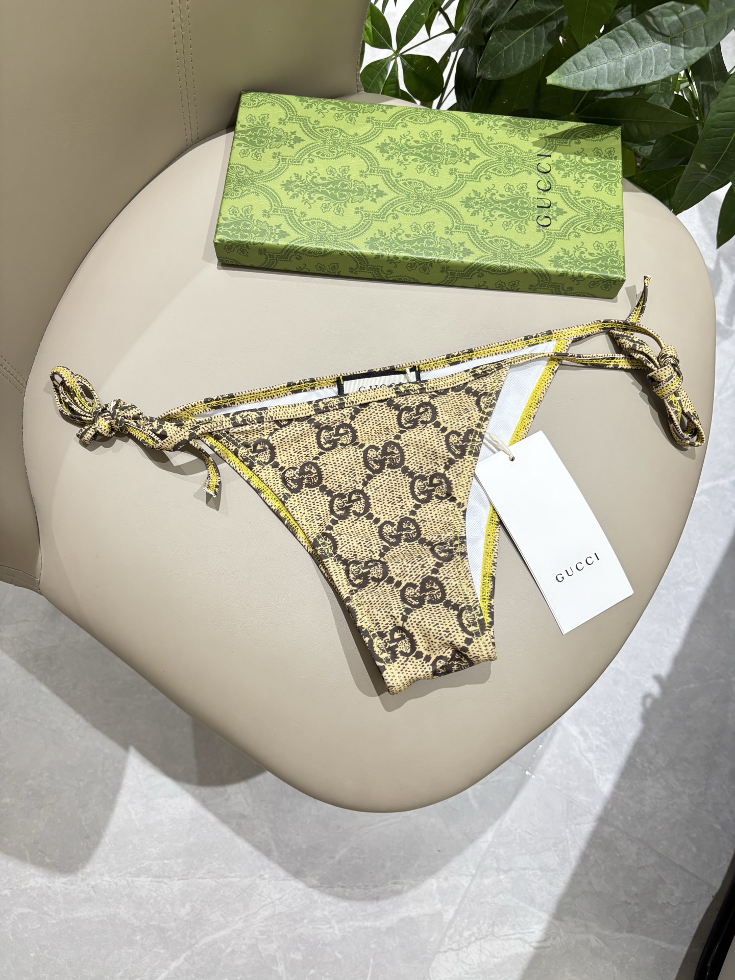 Gucci新款比基尼 适合多种场景的游泳衣🏊‍♀️海边 游泳池 温泉 水上乐园 漂流都可以😌内搭也完全可