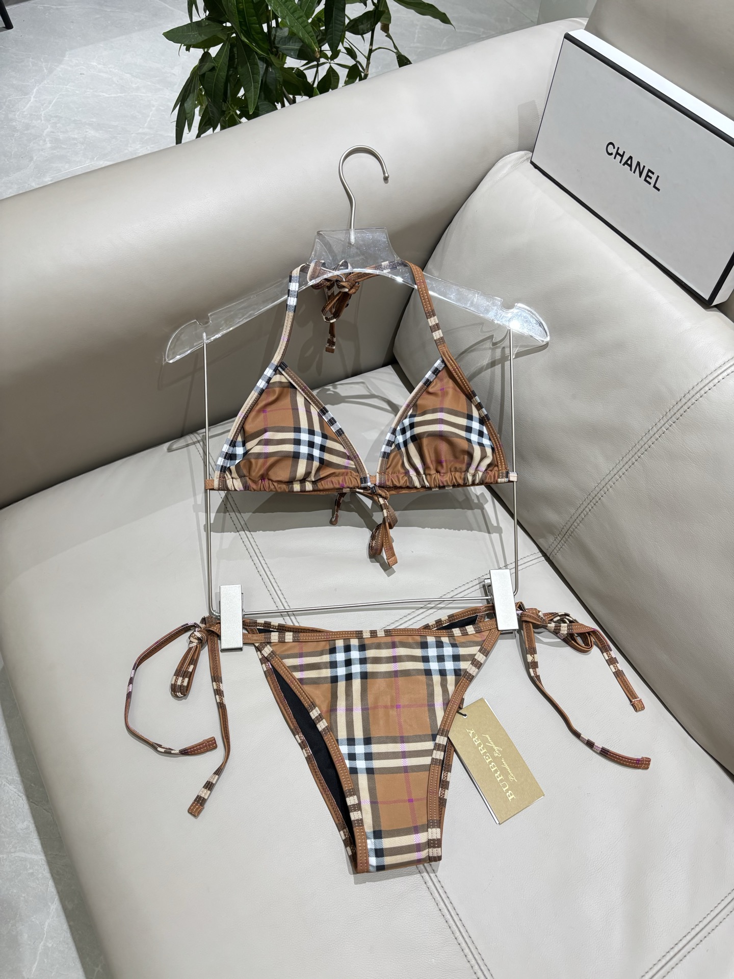 巴宝莉比基尼 适合多种场景的游泳衣🏊‍♀️海边 游泳池 温泉 水上乐园 漂流都可以😌内搭也完全可以 连体