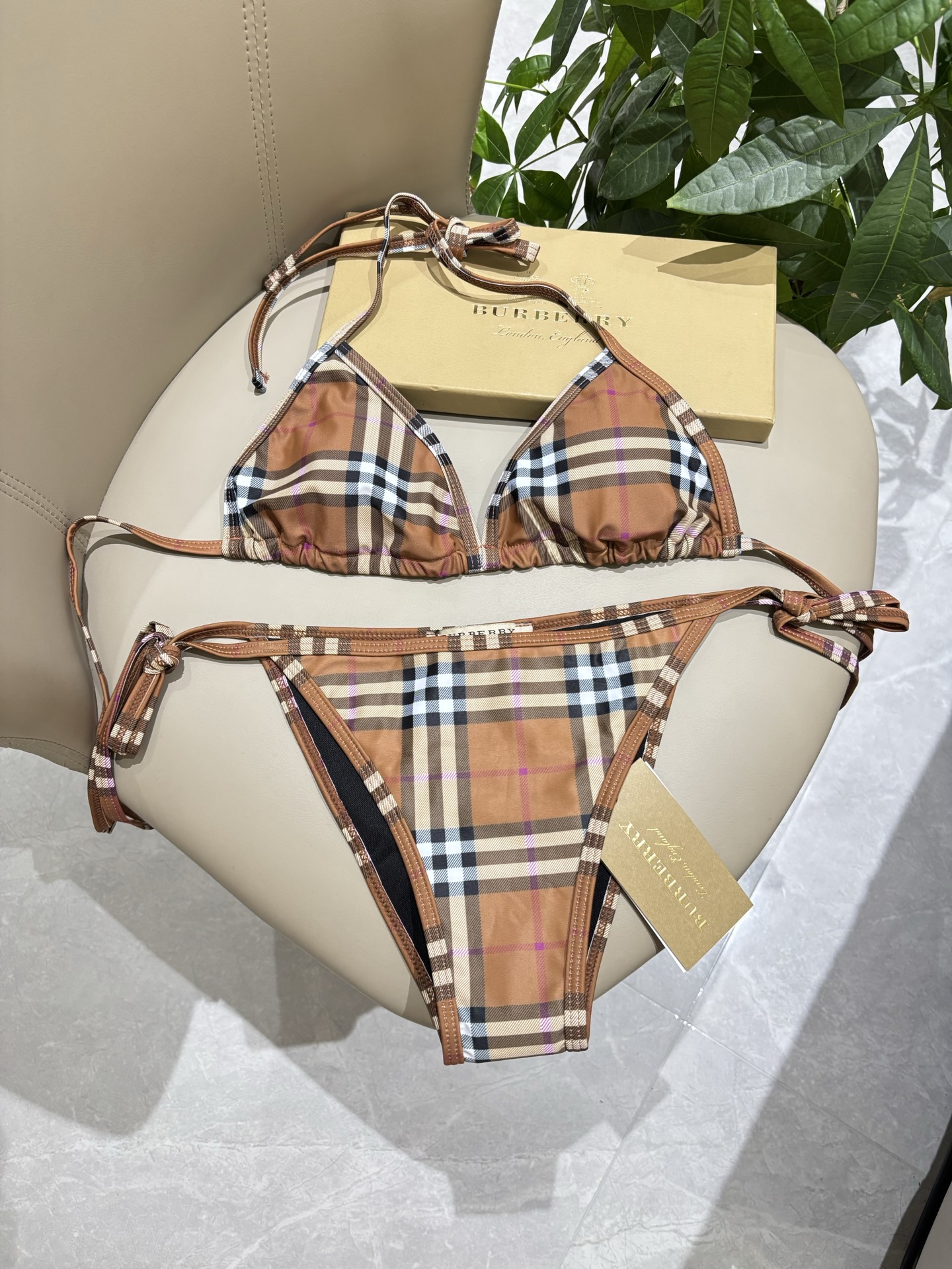 巴宝莉比基尼 适合多种场景的游泳衣🏊‍♀️海边 游泳池 温泉 水上乐园 漂流都可以😌内搭也完全可以 连体