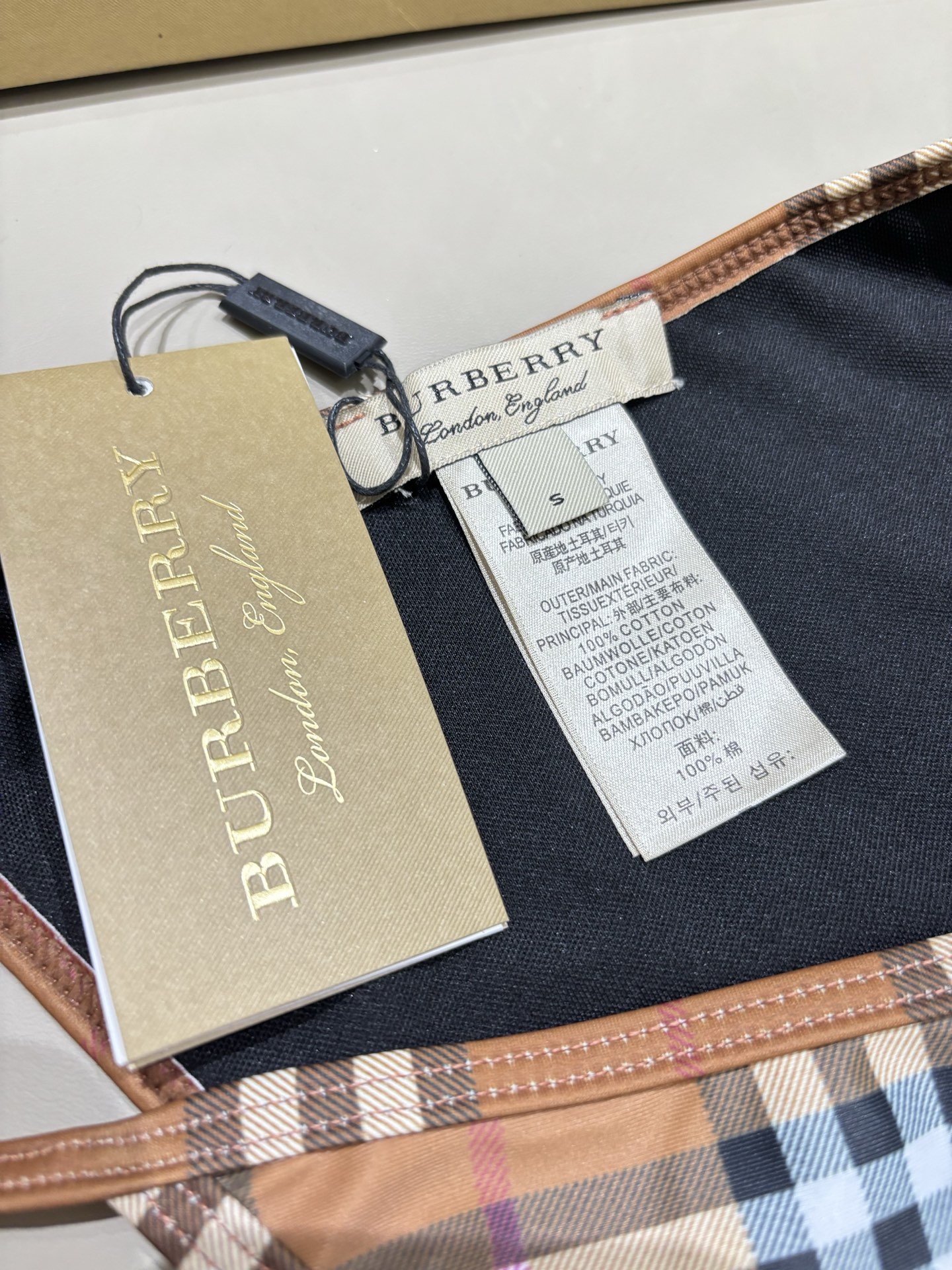 巴宝莉比基尼 适合多种场景的游泳衣🏊‍♀️海边 游泳池 温泉 水上乐园 漂流都可以😌内搭也完全可以 连体