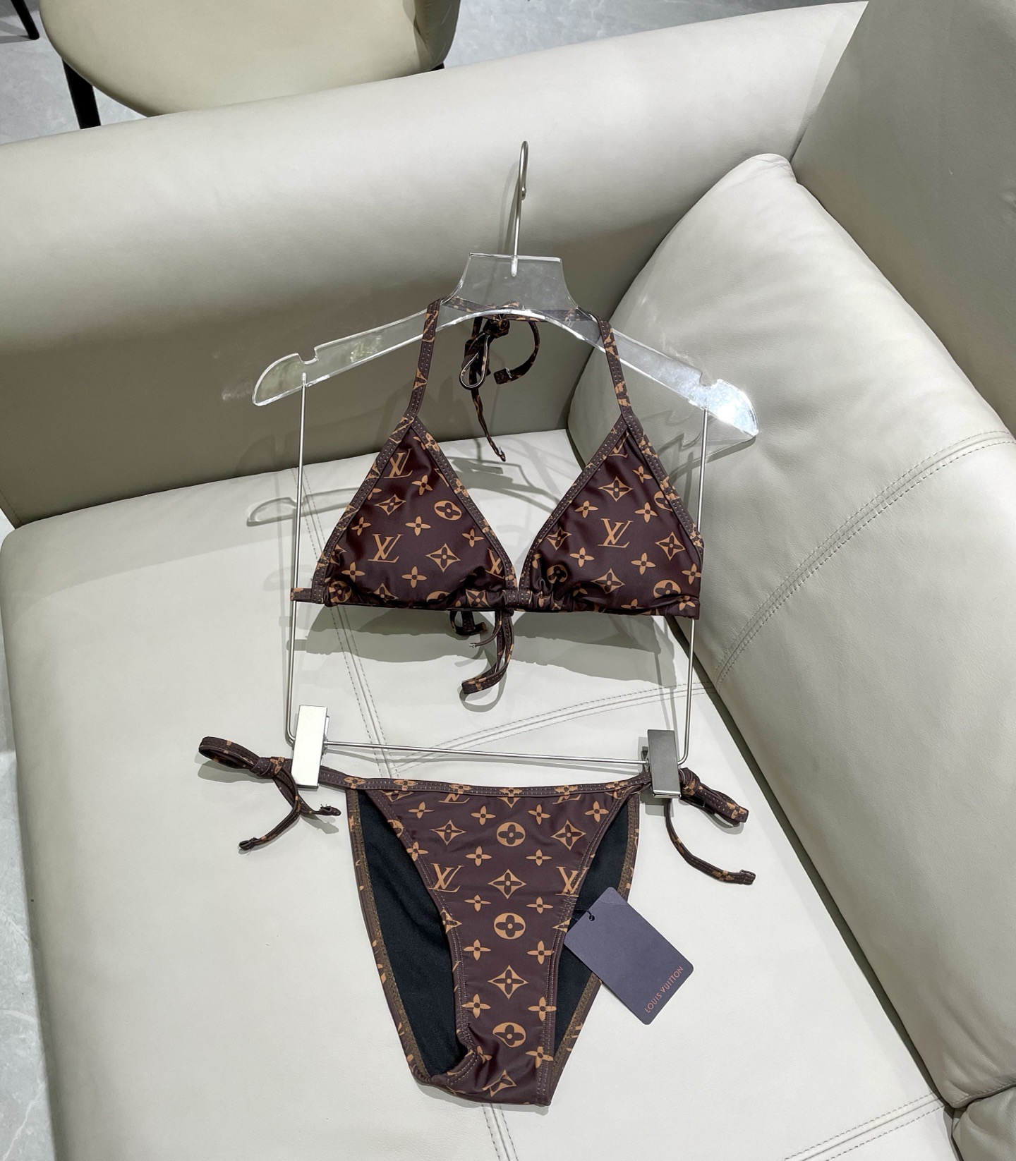 Lv新款比基尼👙❤️😍🥰适合多种场景的游泳衣🏊‍♀️海边 游泳池 温泉 水上乐园 漂流都可以😌内搭外穿也