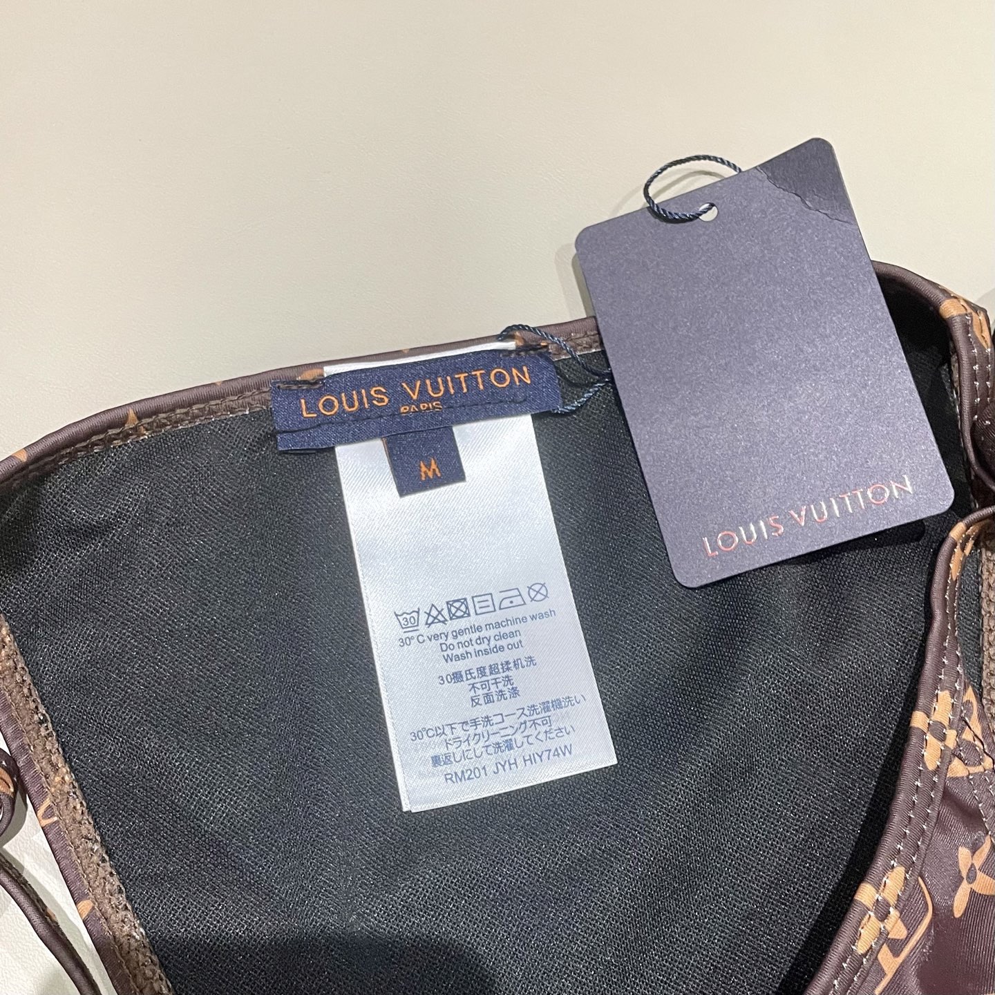 Lv新款比基尼👙❤️😍🥰适合多种场景的游泳衣🏊‍♀️海边 游泳池 温泉 水上乐园 漂流都可以😌内搭外穿也