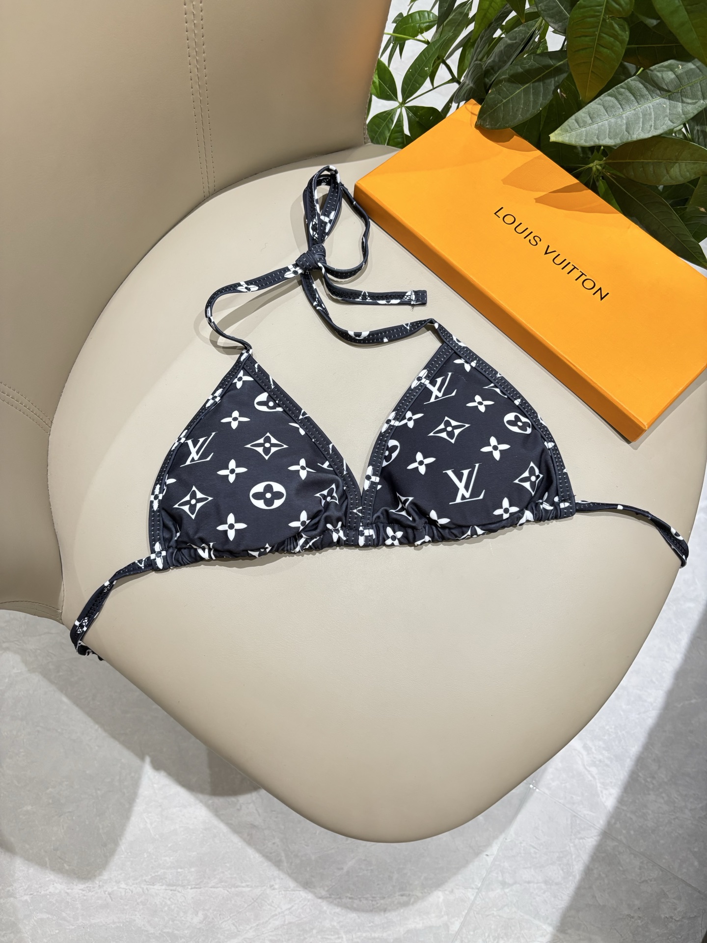 Lv新款比基尼👙❤️😍🥰适合多种场景的游泳衣🏊‍♀️海边 游泳池 温泉 水上乐园 漂流都可以😌内搭外穿也