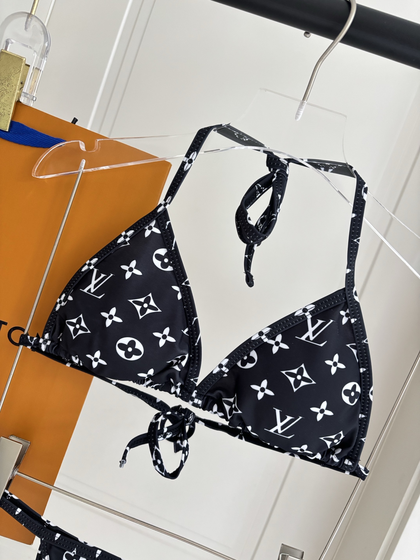 Lv新款比基尼👙❤️😍🥰适合多种场景的游泳衣🏊‍♀️海边 游泳池 温泉 水上乐园 漂流都可以😌内搭外穿也