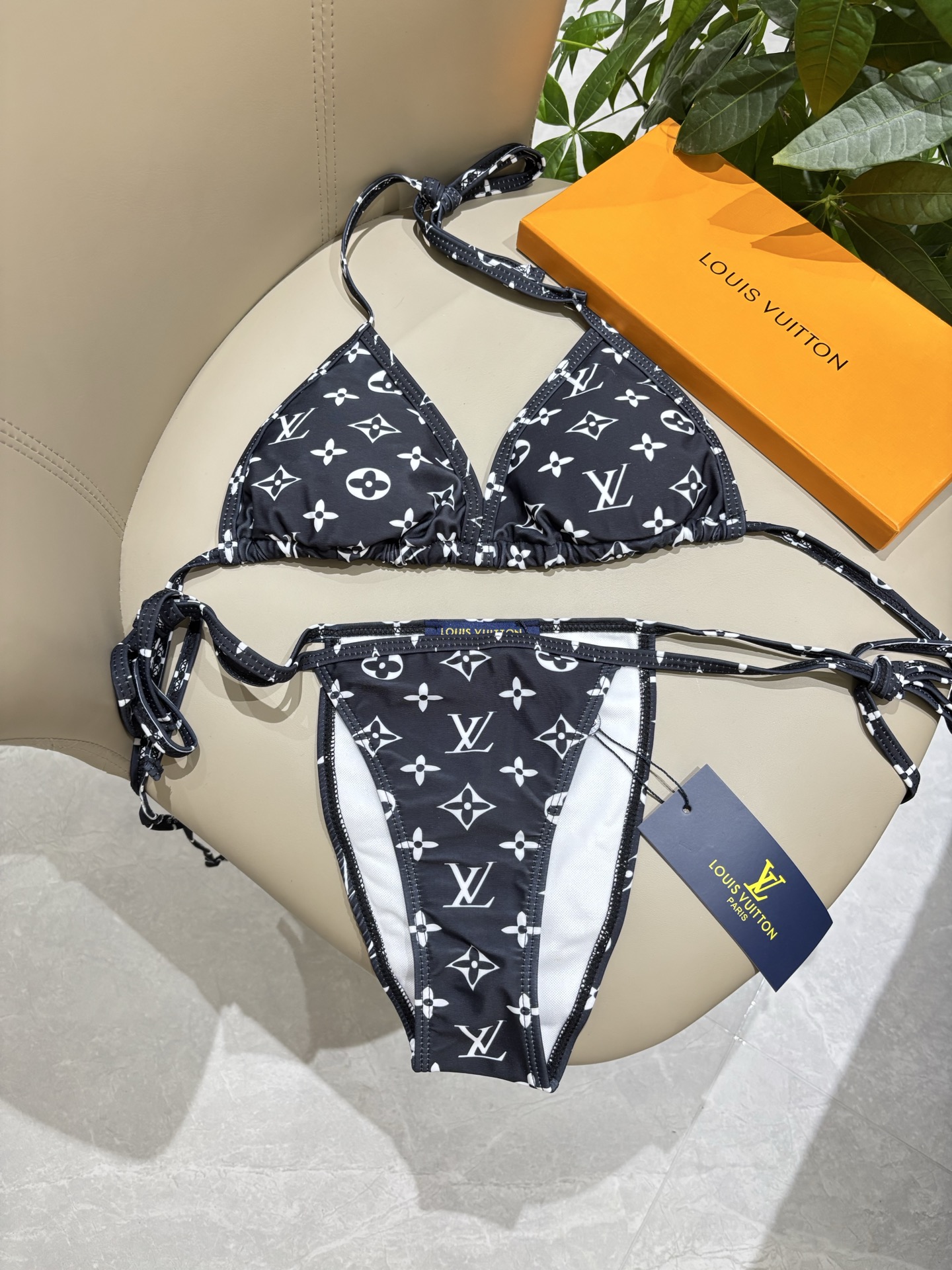 Lv新款比基尼👙❤️😍🥰适合多种场景的游泳衣🏊‍♀️海边 游泳池 温泉 水上乐园 漂流都可以😌内搭外穿也