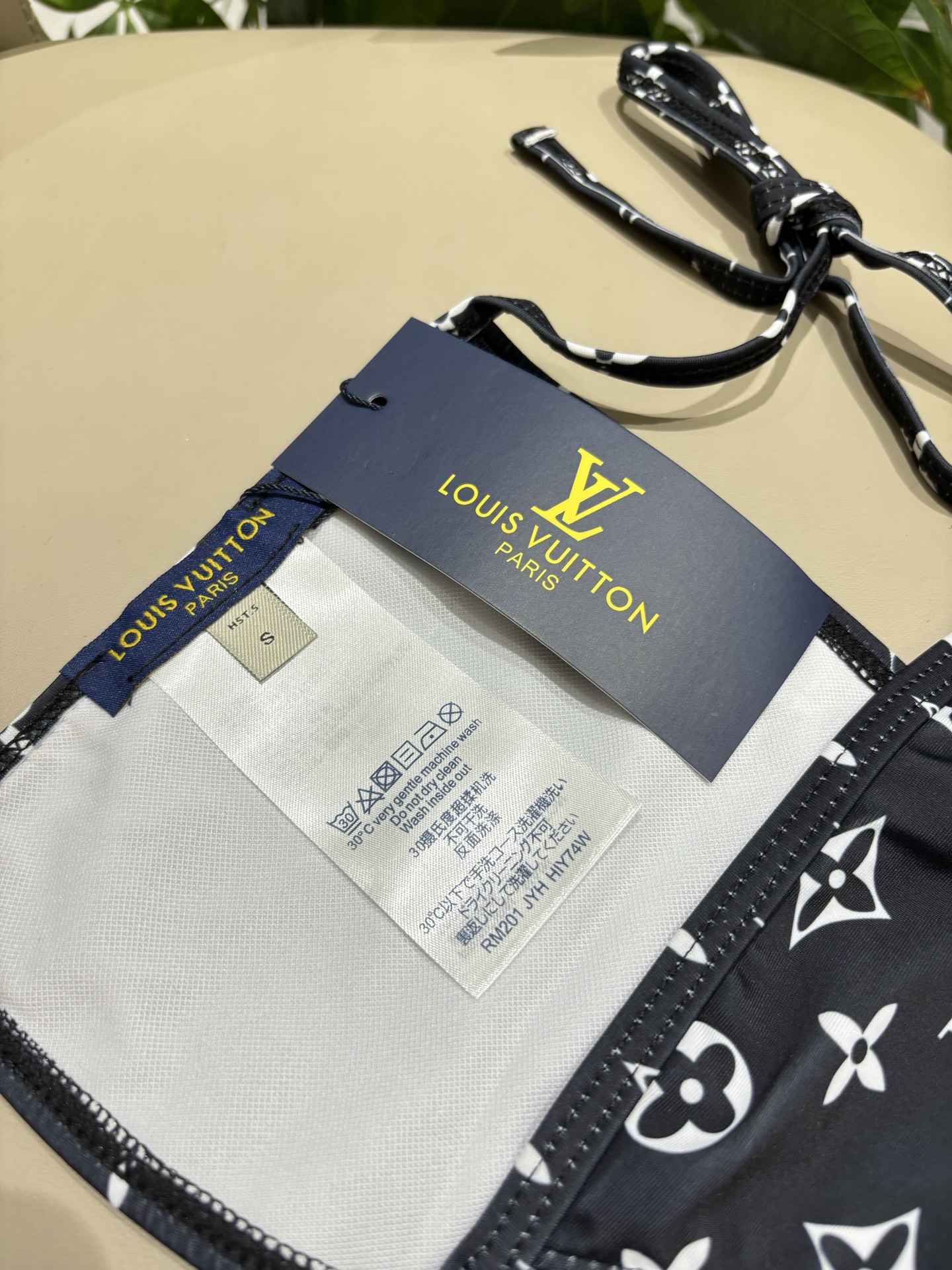 Lv新款比基尼👙❤️😍🥰适合多种场景的游泳衣🏊‍♀️海边 游泳池 温泉 水上乐园 漂流都可以😌内搭外穿也