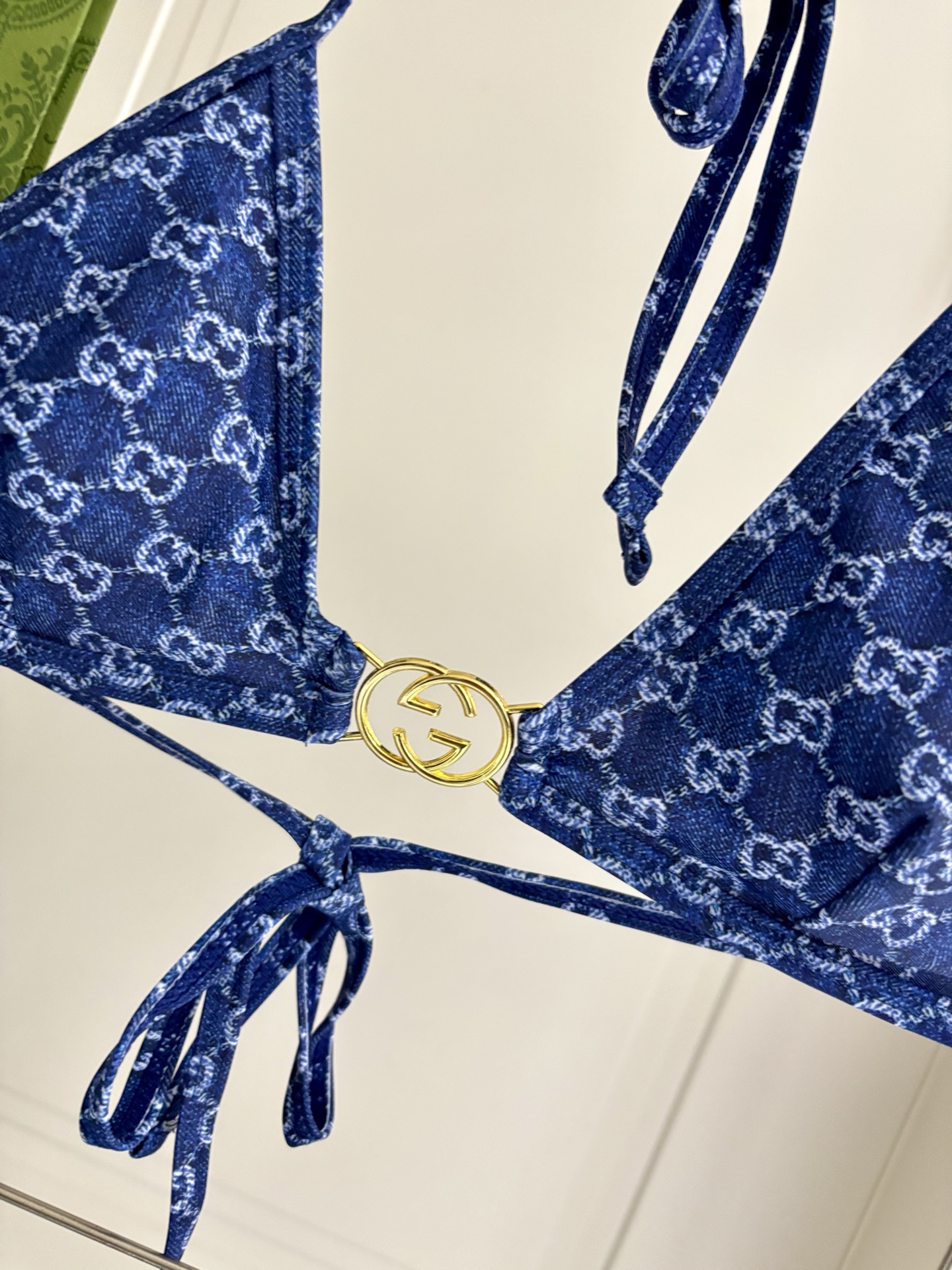 Gucci古奇新款比基尼泳衣👙❤️😍🥰适合多种场景的游泳衣🏊‍♀️海边 游泳池 温泉 水上乐园 漂流都可