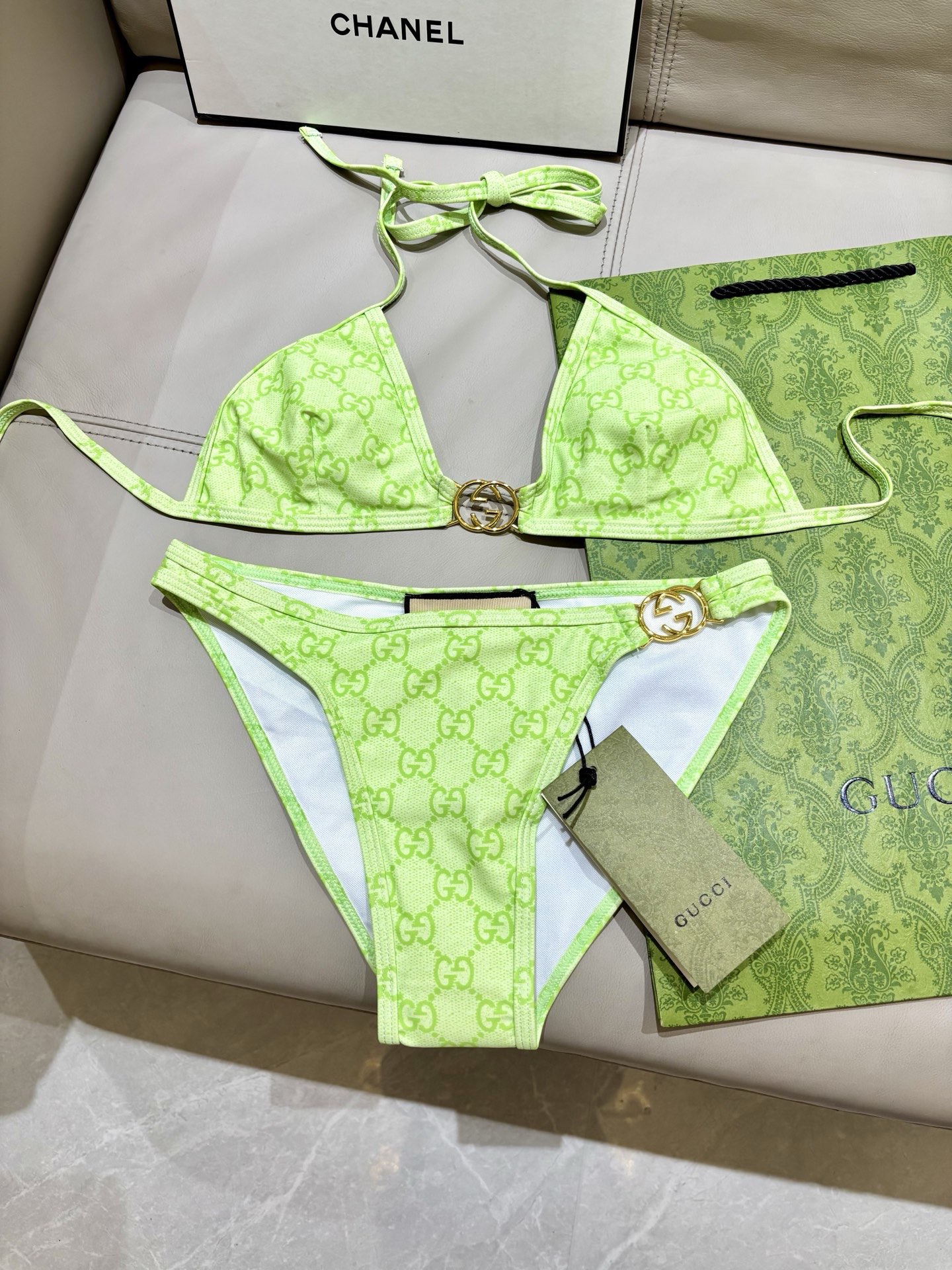 Gucci古奇新款比基尼泳衣👙❤️😍🥰适合多种场景的游泳衣🏊‍♀️海边 游泳池 温泉 水上乐园 漂流都可