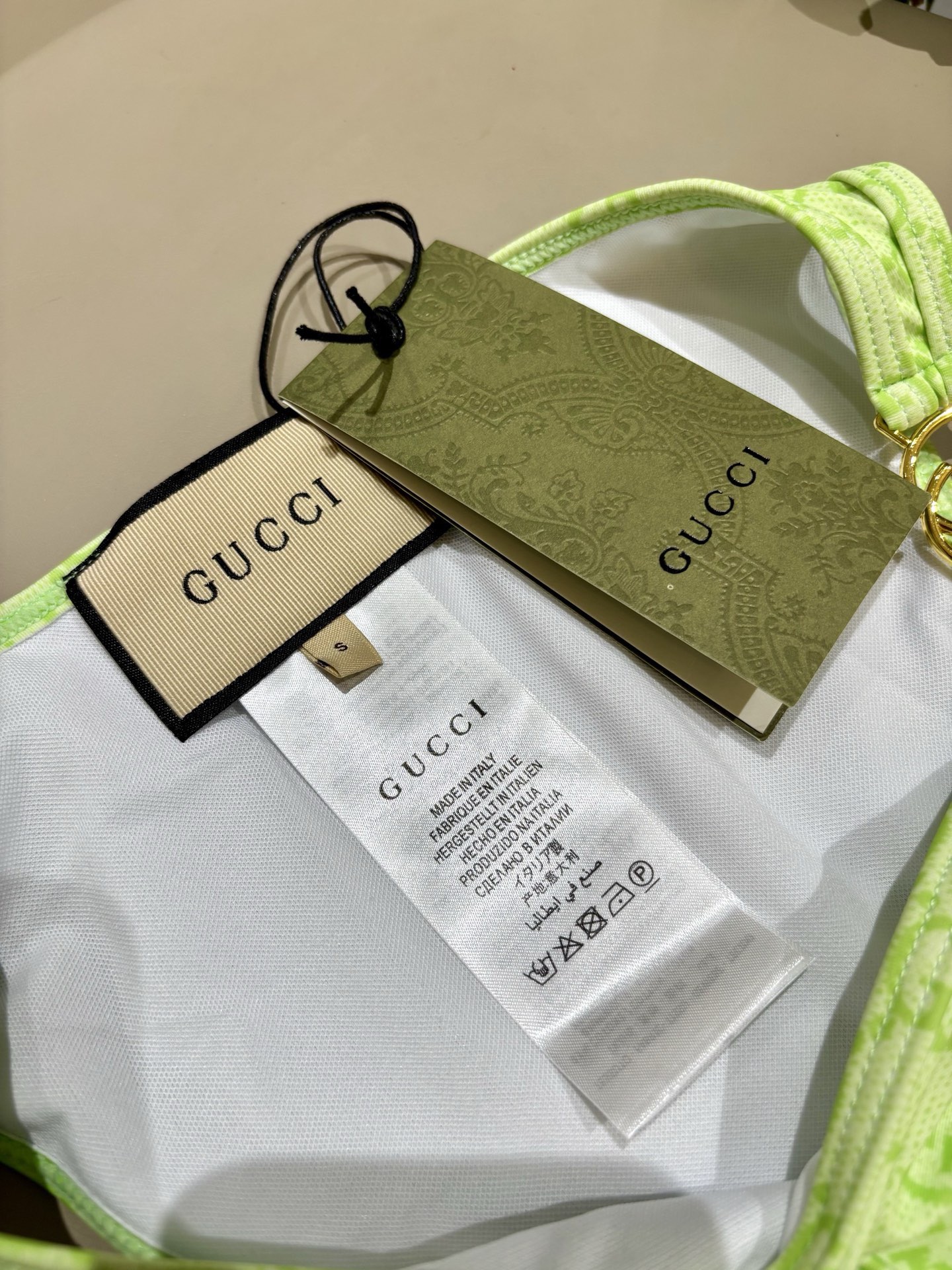 Gucci古奇新款比基尼泳衣👙❤️😍🥰适合多种场景的游泳衣🏊‍♀️海边 游泳池 温泉 水上乐园 漂流都可