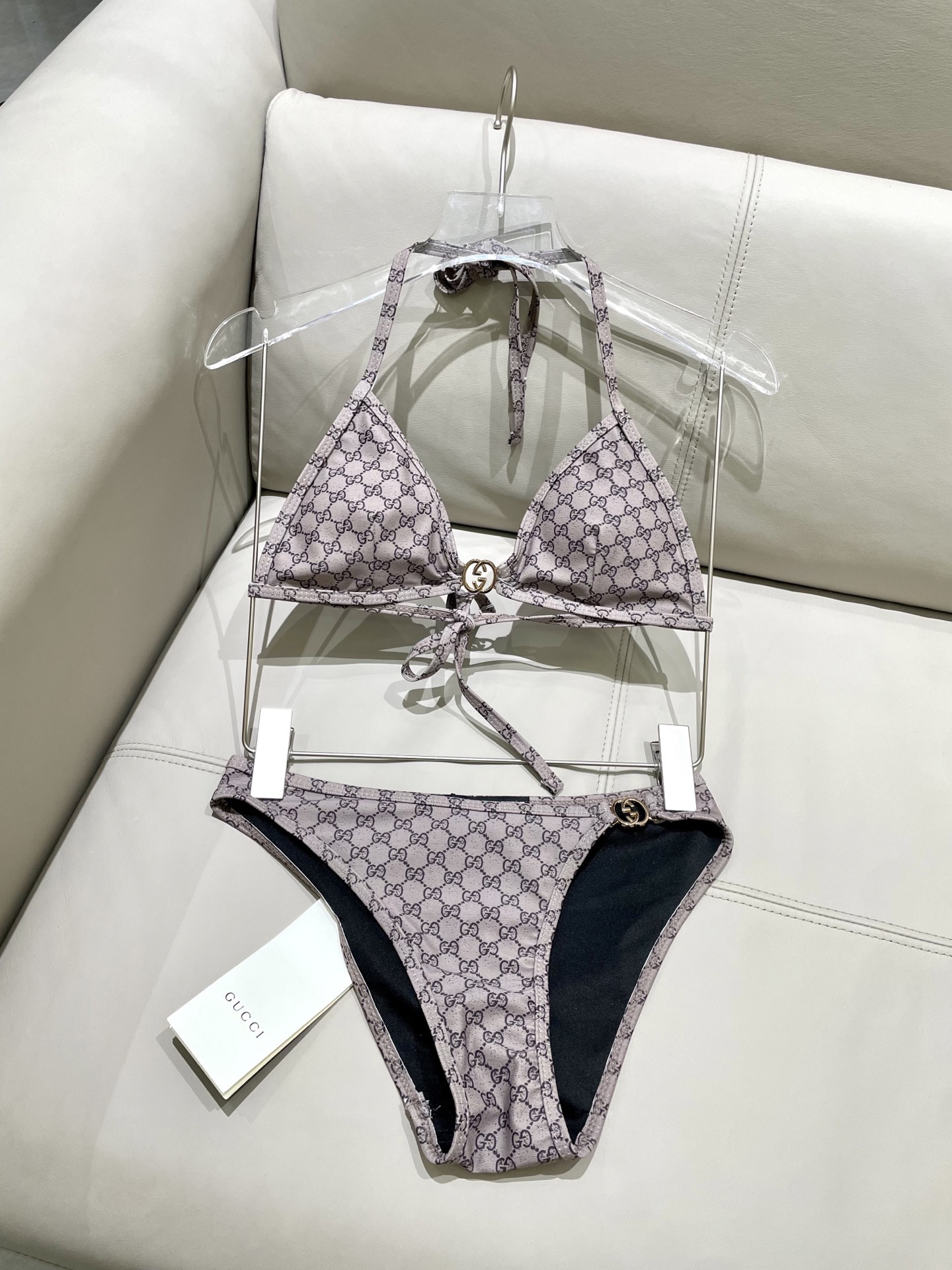 Gucci古奇新款比基尼泳衣👙❤️😍🥰适合多种场景的游泳衣🏊‍♀️海边 游泳池 温泉 水上乐园 漂流都可